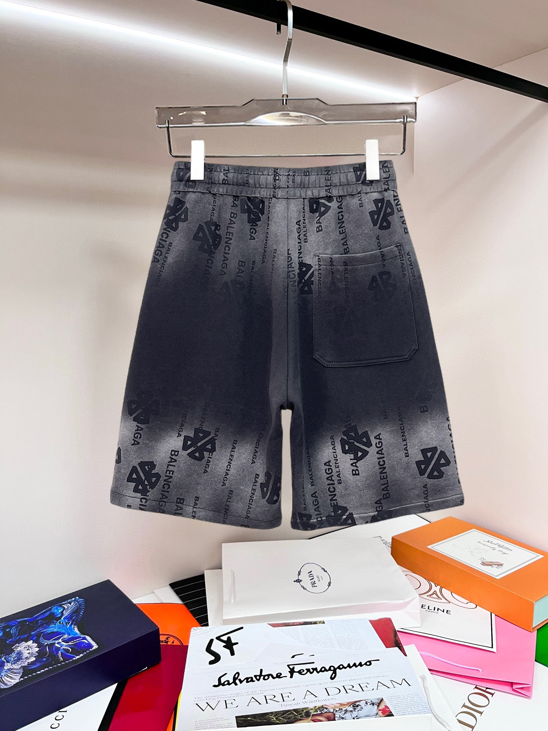 Balenciaga A貨 男款短褲 滿版字母印花 寬鬆街頭風| 14 Balenciaga A貨 男款短褲 滿版字母印花 寬鬆街頭風