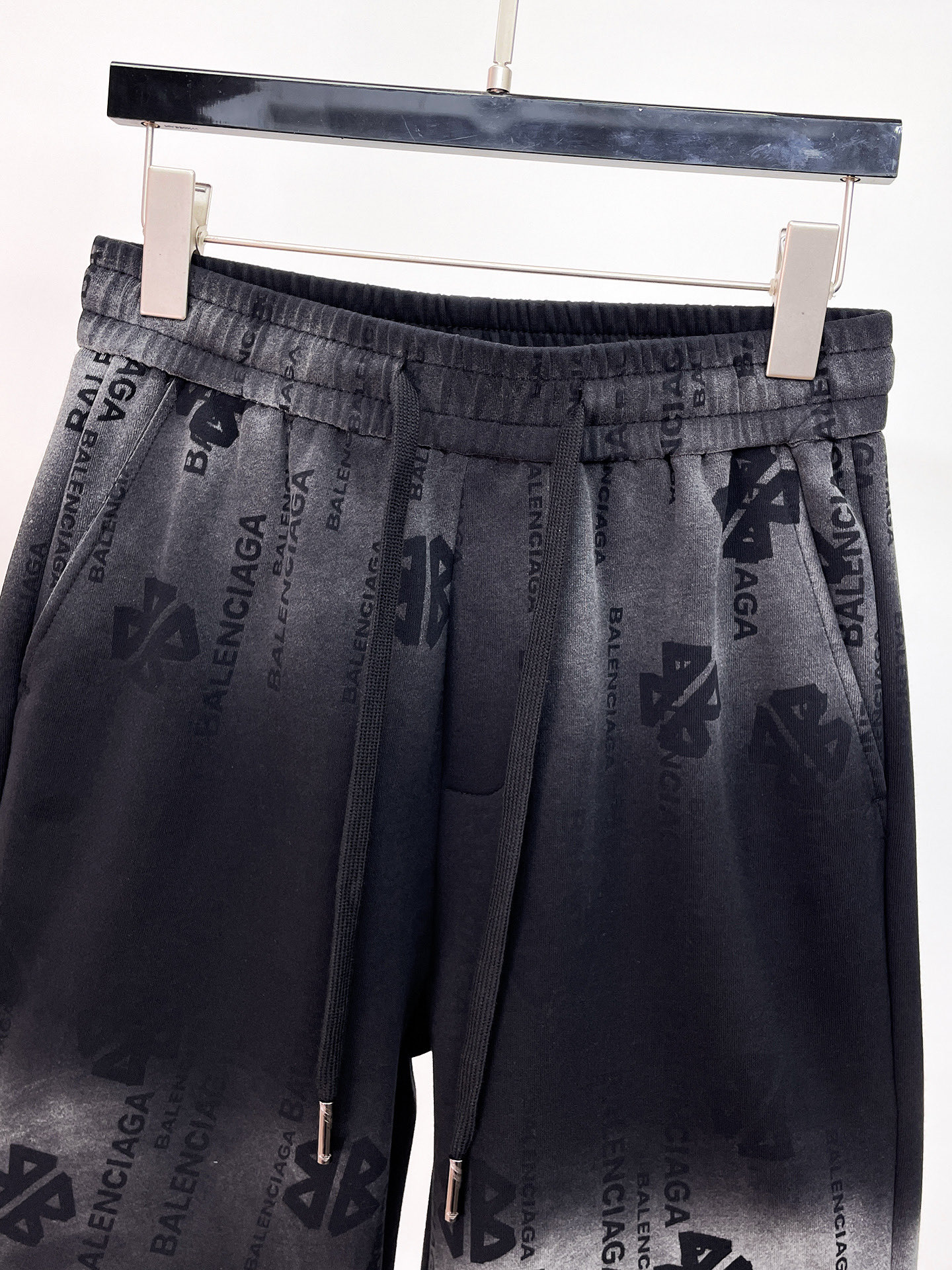 Balenciaga A貨 男款短褲 滿版字母印花 寬鬆街頭風| 13 Balenciaga A貨 男款短褲 滿版字母印花 寬鬆街頭風