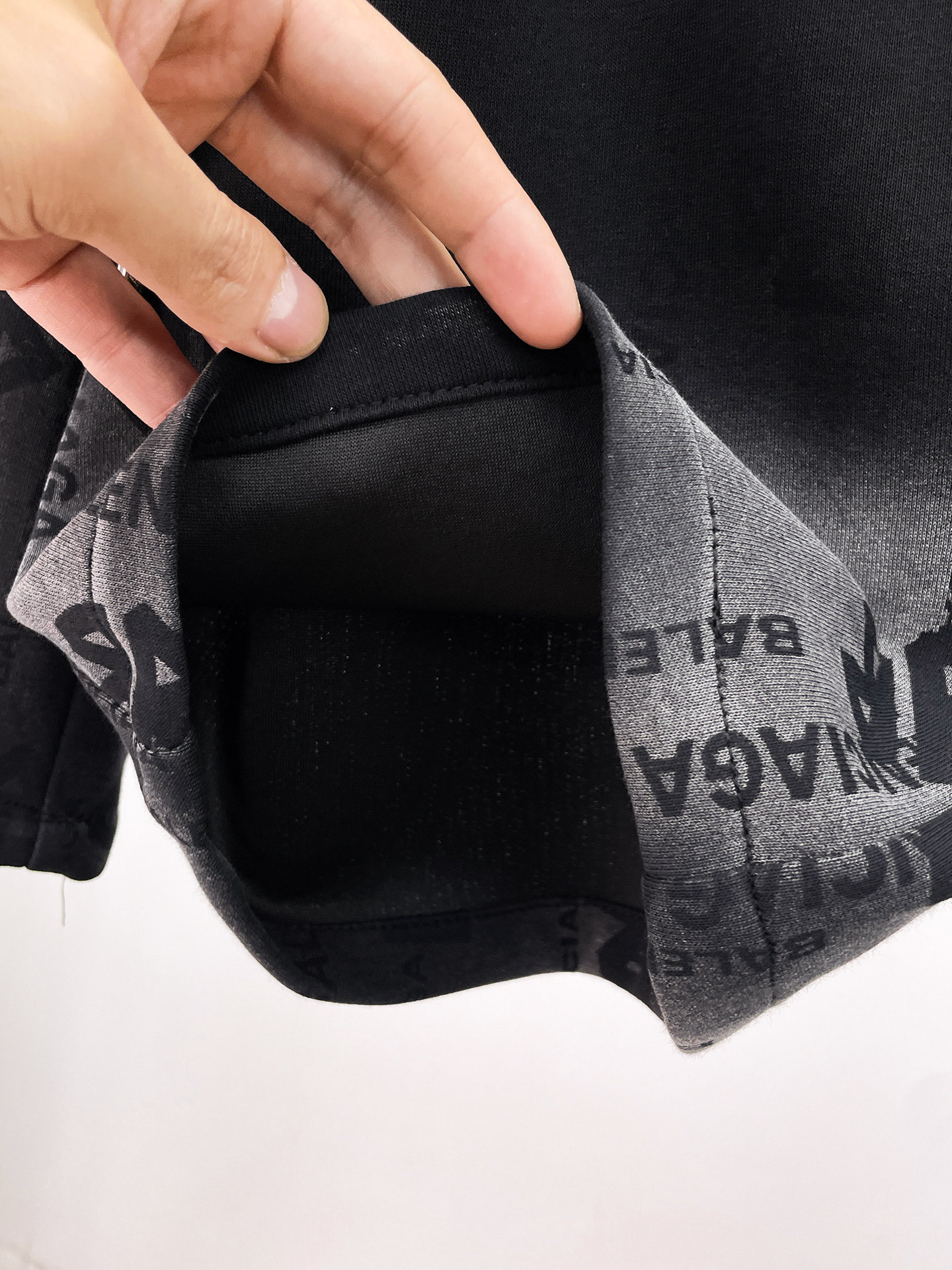 Balenciaga A貨 男款短褲 滿版字母印花 寬鬆街頭風| 11 Balenciaga A貨 男款短褲 滿版字母印花 寬鬆街頭風