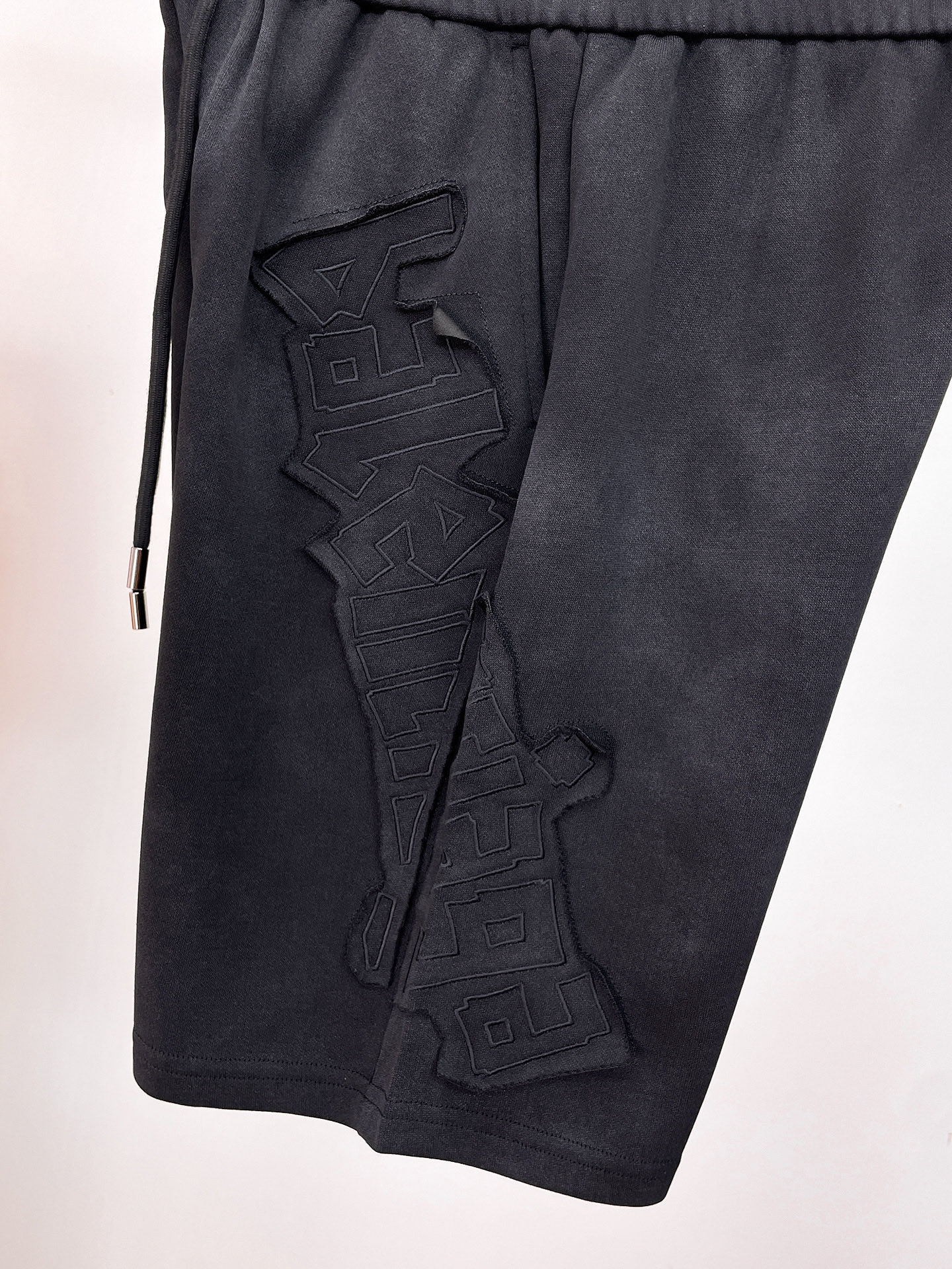 Balenciaga 高仿 男款短褲 立體字母刺繡設計 寬鬆百搭款| 14 Balenciaga 高仿 男款短褲 立體字母刺繡設計 寬鬆百搭款