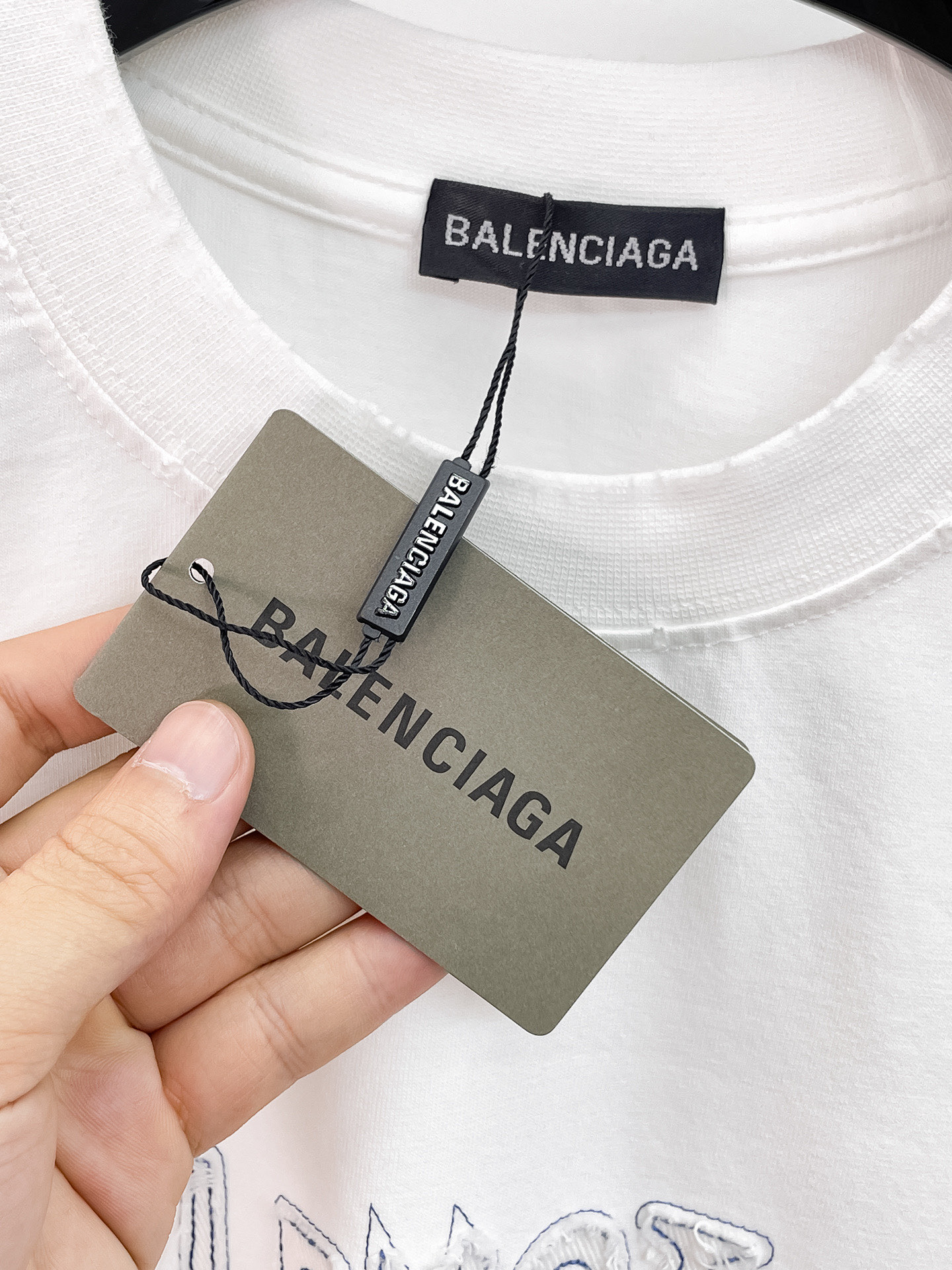 Balenciaga 復刻 男款短袖T恤 立體滴膠字母設計 簡約百搭款| 10 Balenciaga 復刻 男款短袖T恤 立體滴膠字母設計 簡約百搭款
