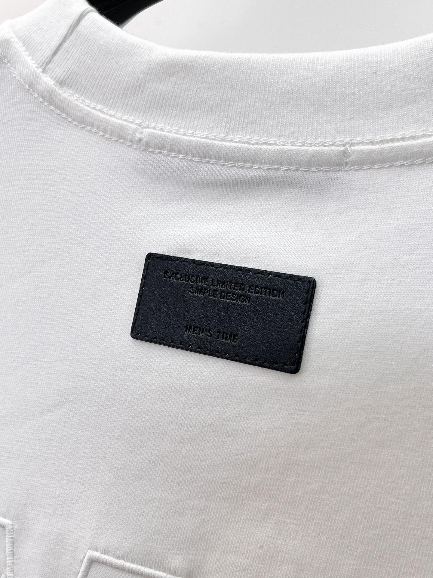 Balenciaga 原單 男款短袖T恤 立體壓紋Logo 簡約休閒款| 10 Balenciaga 原單 男款短袖T恤 立體壓紋Logo 簡約休閒款