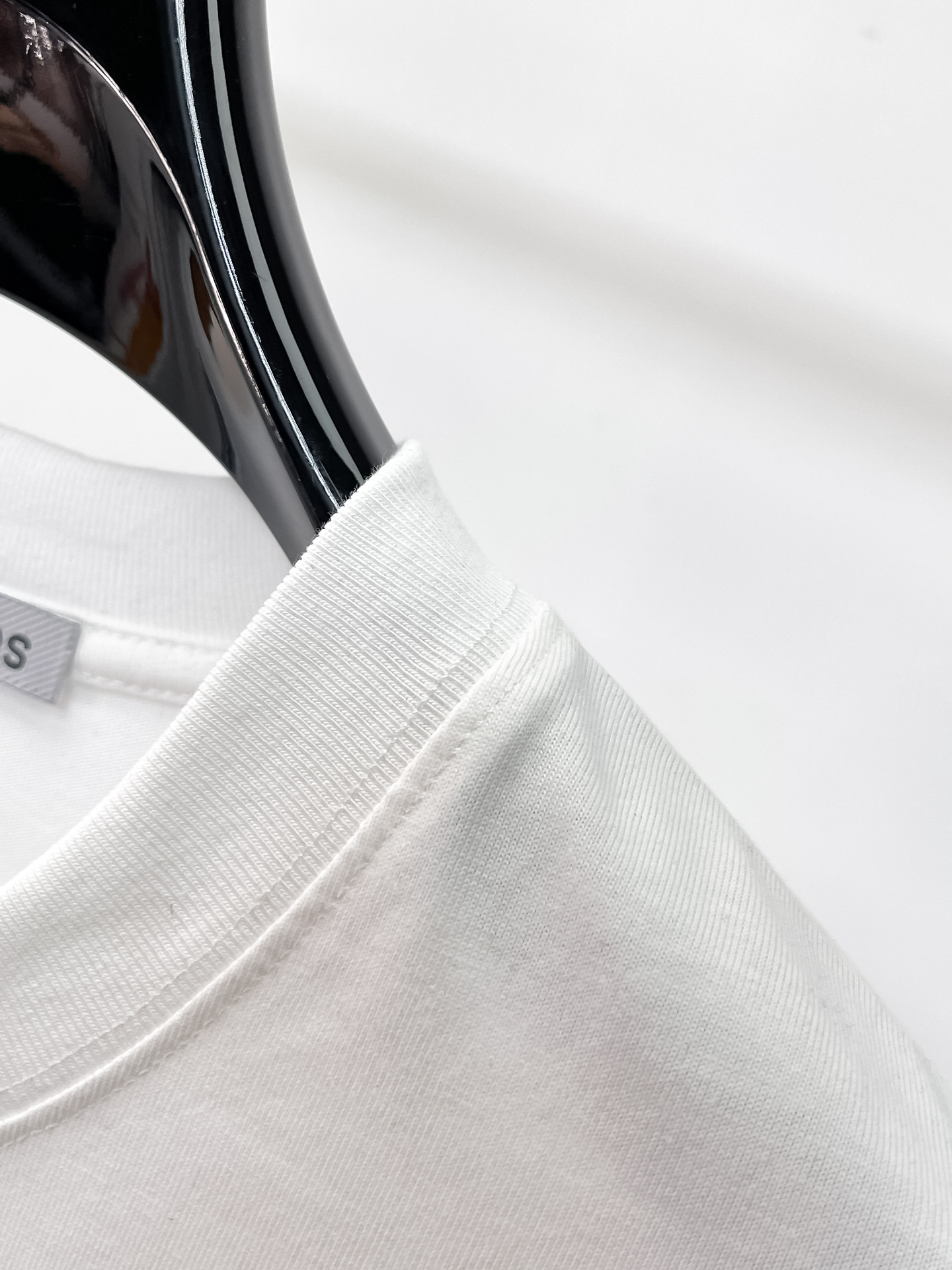 Balenciaga 原單 男款短袖T恤 立體壓紋Logo 簡約休閒款| 7 Balenciaga 原單 男款短袖T恤 立體壓紋Logo 簡約休閒款