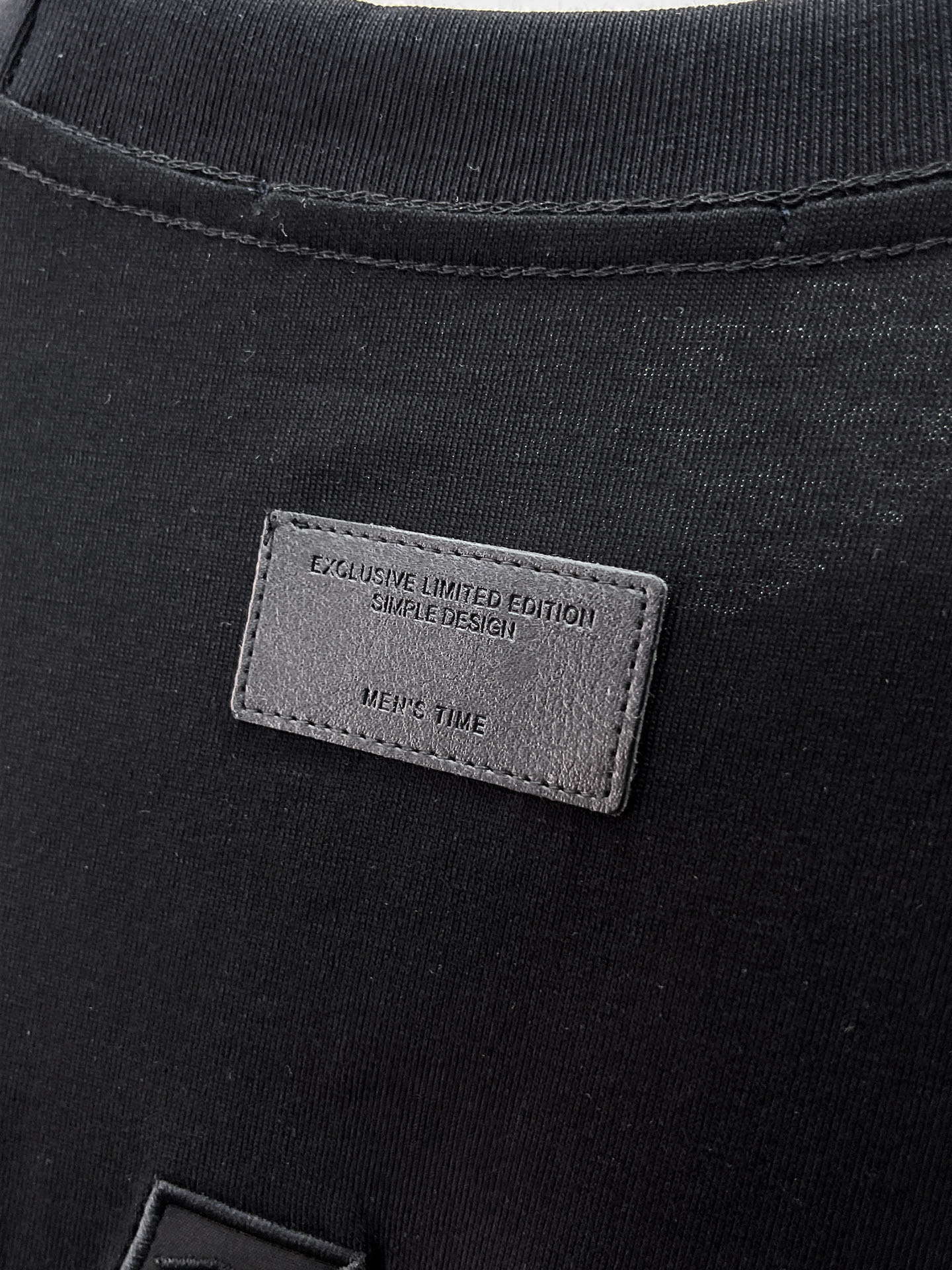 Balenciaga 高仿 男款短袖T恤 立體Logo壓紋 極簡風格款
