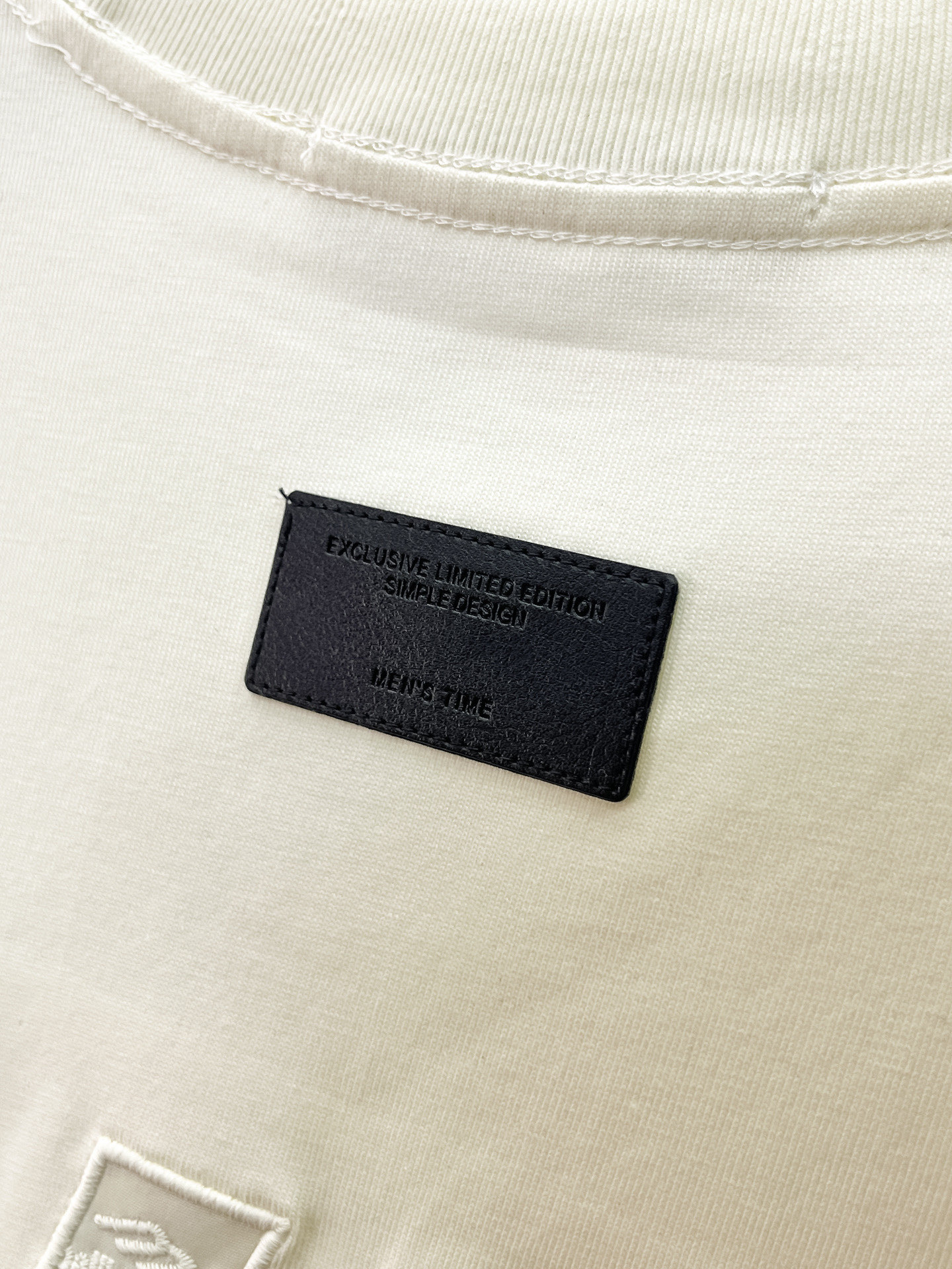 Balenciaga A貨 男款短袖T恤 壓紋Logo設計 百搭簡約款| 15 Balenciaga A貨 男款短袖T恤 壓紋Logo設計 百搭簡約款