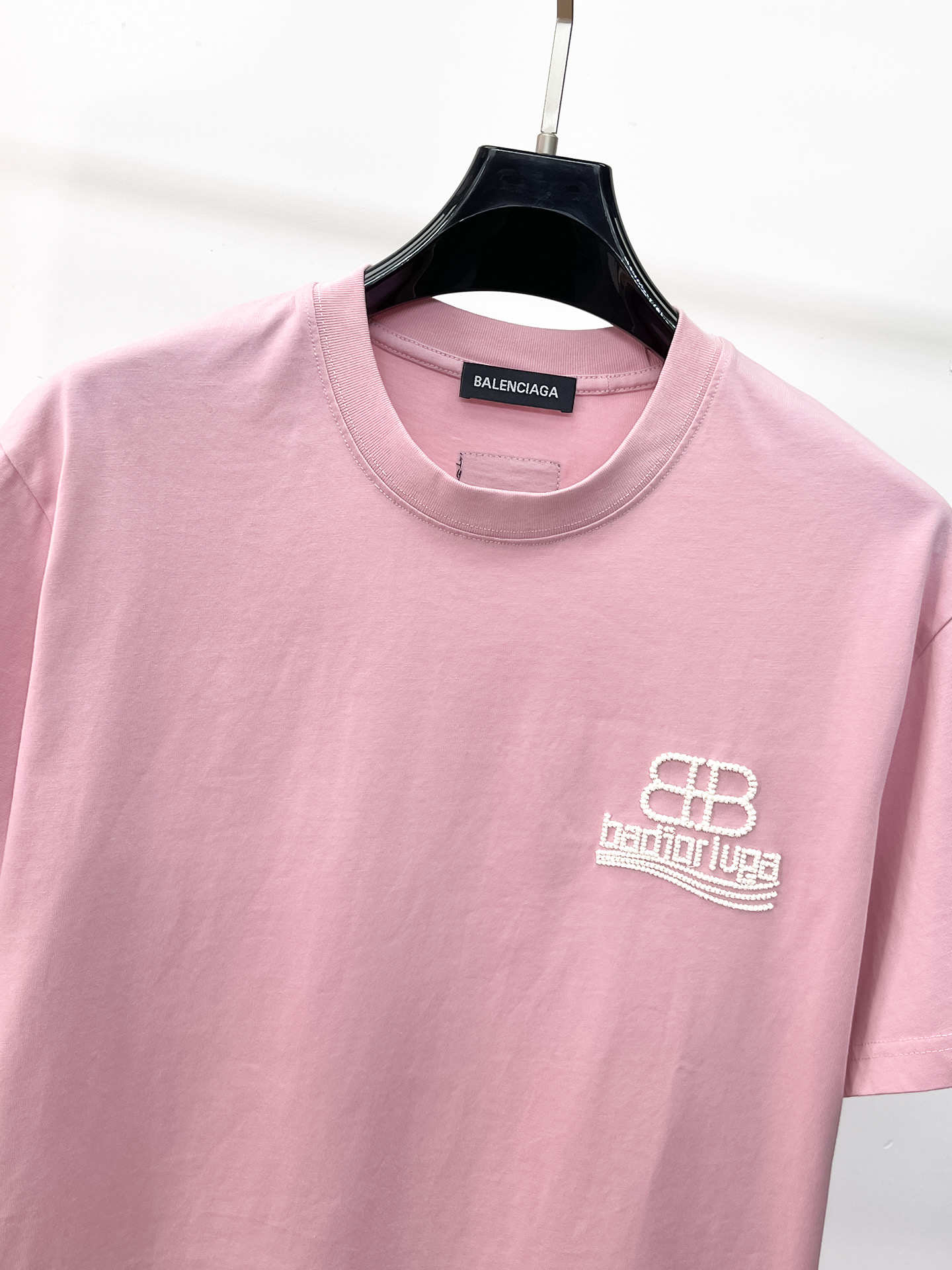 Balenciaga 高仿 男款短袖T恤 小Logo刺繡設計 簡約百搭款| 13 Balenciaga 高仿 男款短袖T恤 小Logo刺繡設計 簡約百搭款