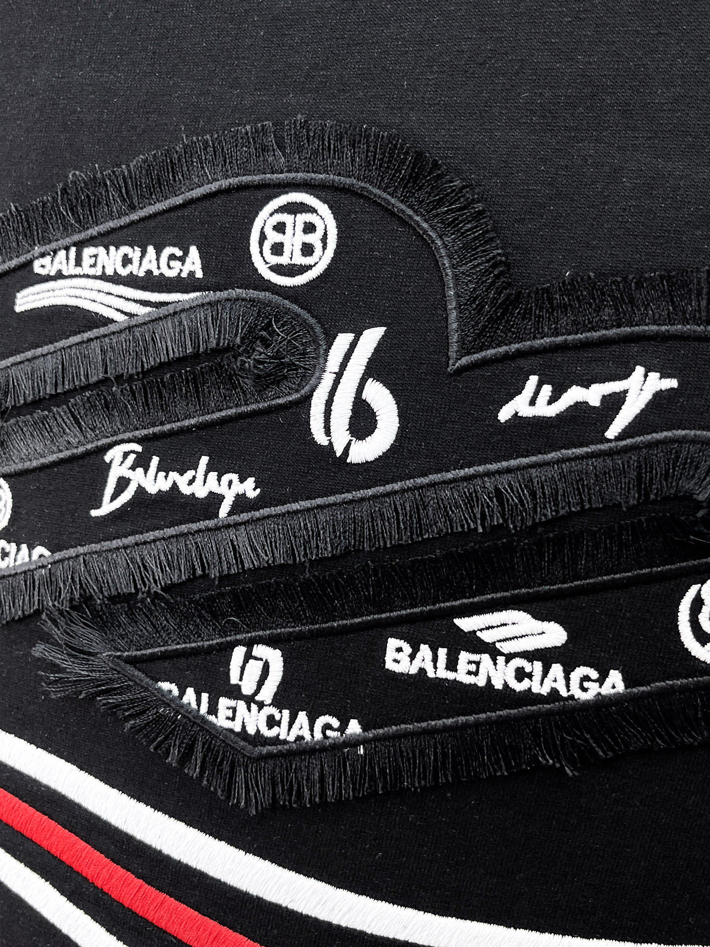Balenciaga 原單 男款短袖T恤 小字母Logo設計 百搭休閒款| 10 Balenciaga 原單 男款短袖T恤 小字母Logo設計 百搭休閒款