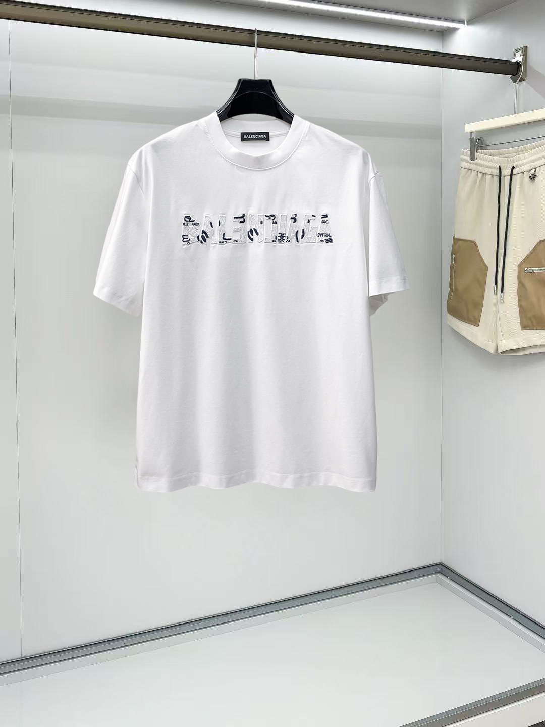 Balenciaga 高仿 男款短袖T恤 拼接Logo設計 潮流百搭款| 3 Balenciaga 高仿 男款短袖T恤 拼接Logo設計 潮流百搭款