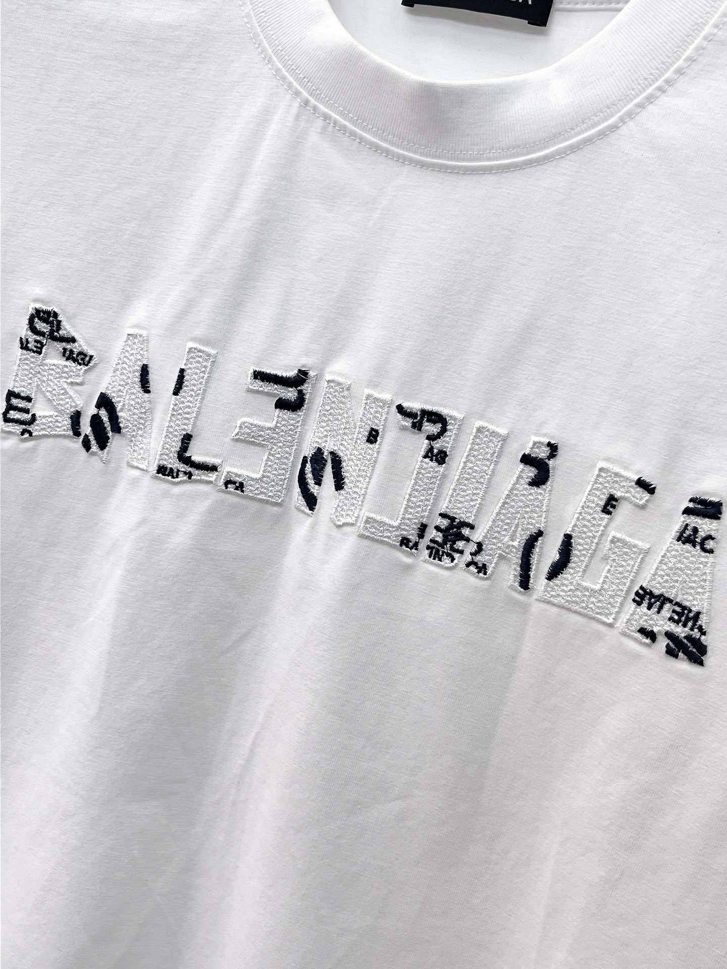 Balenciaga 高仿 男款短袖T恤 拼接Logo設計 潮流百搭款| 15 Balenciaga 高仿 男款短袖T恤 拼接Logo設計 潮流百搭款