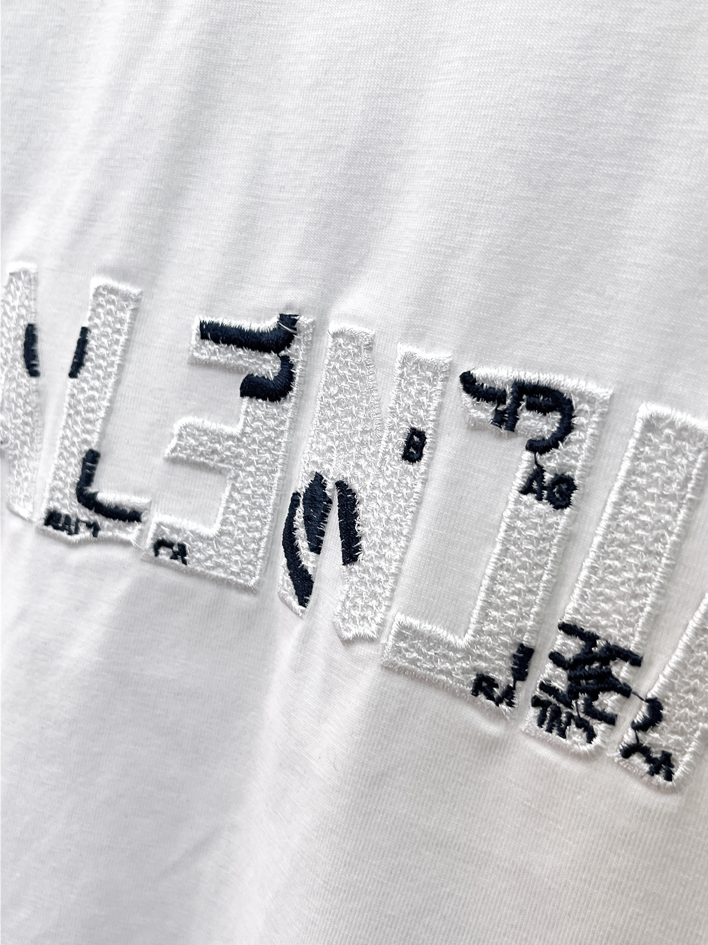 Balenciaga 高仿 男款短袖T恤 拼接Logo設計 潮流百搭款| 7 Balenciaga 高仿 男款短袖T恤 拼接Logo設計 潮流百搭款