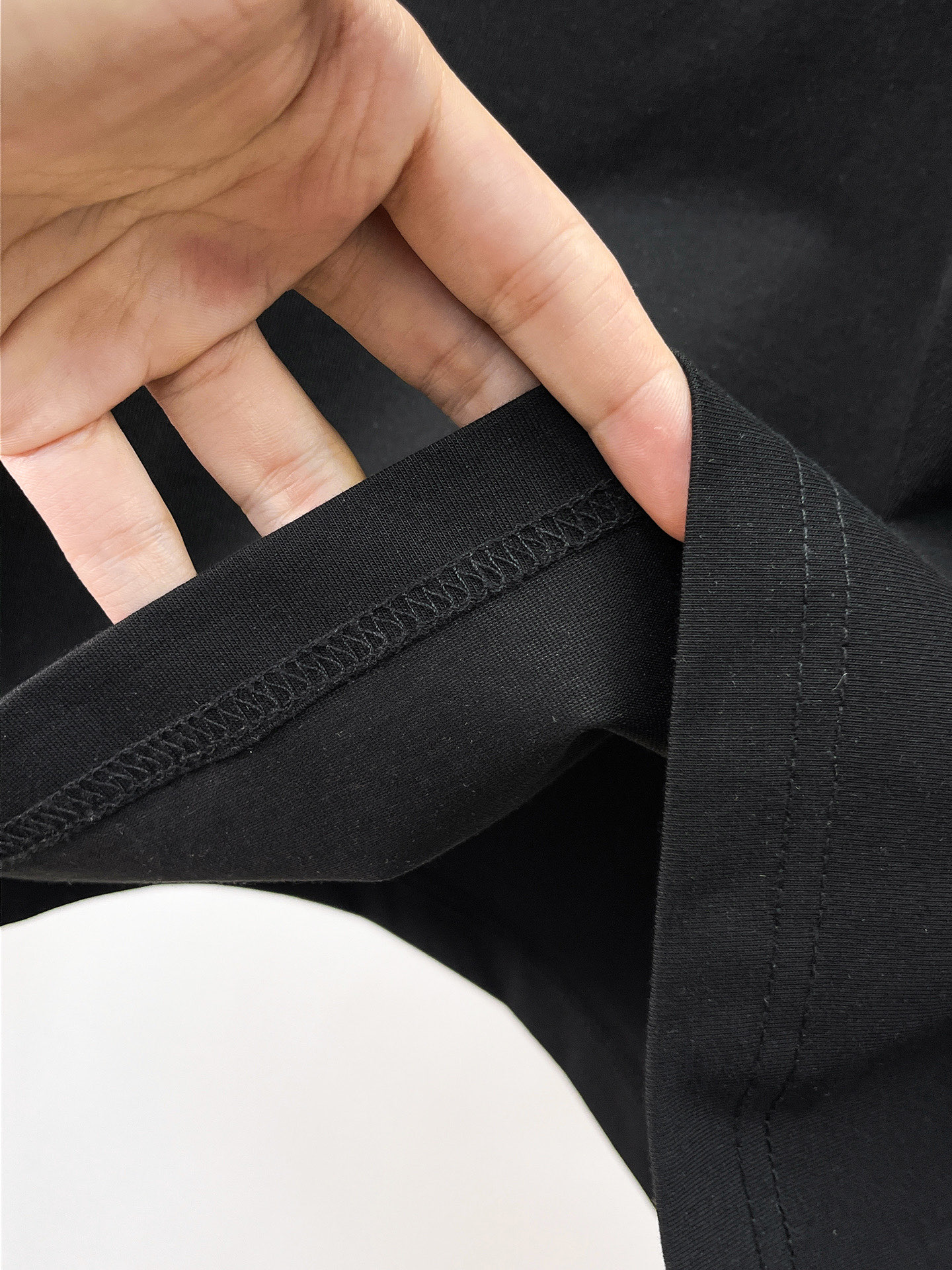Balenciaga 高仿 男款 拼接刺繡短袖T恤 潮流百搭設計款| 8 Balenciaga 高仿 男款 拼接刺繡短袖T恤 潮流百搭設計款