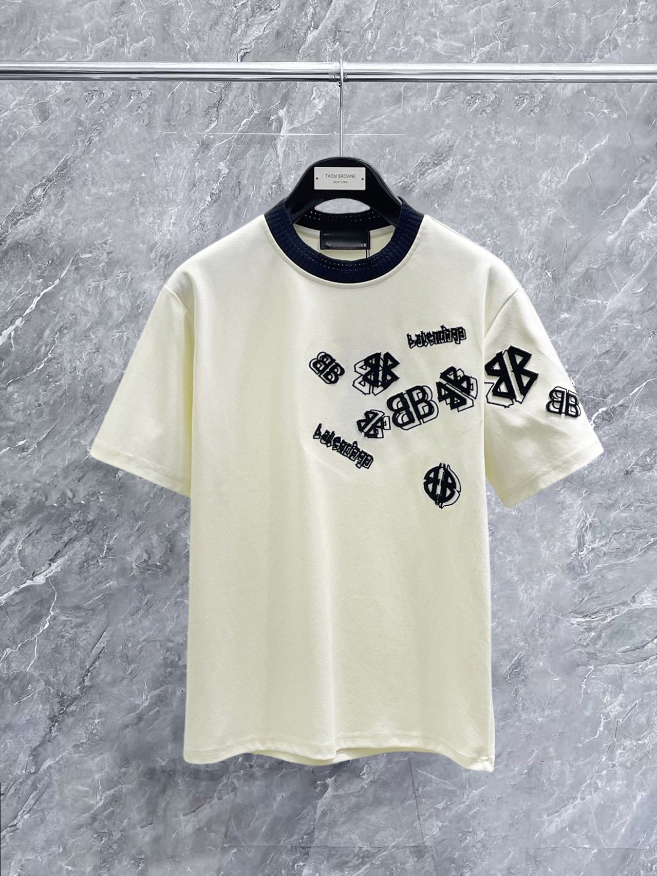 Balenciaga 復刻 男款 刺繡多Logo短袖T恤 潮流百搭設計款