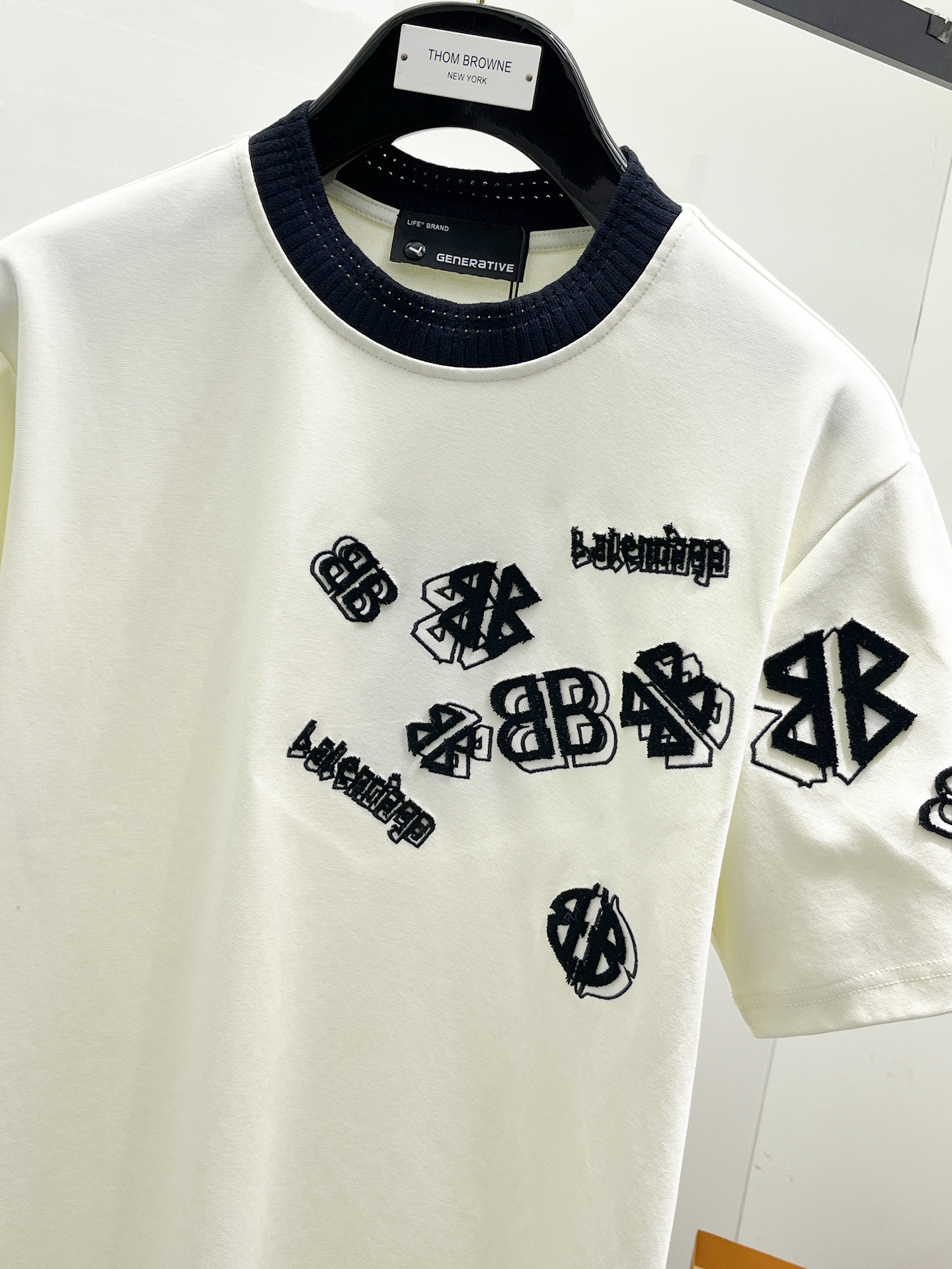 Balenciaga 復刻 男款 刺繡多Logo短袖T恤 潮流百搭設計款| 13 Balenciaga 復刻 男款 刺繡多Logo短袖T恤 潮流百搭設計款