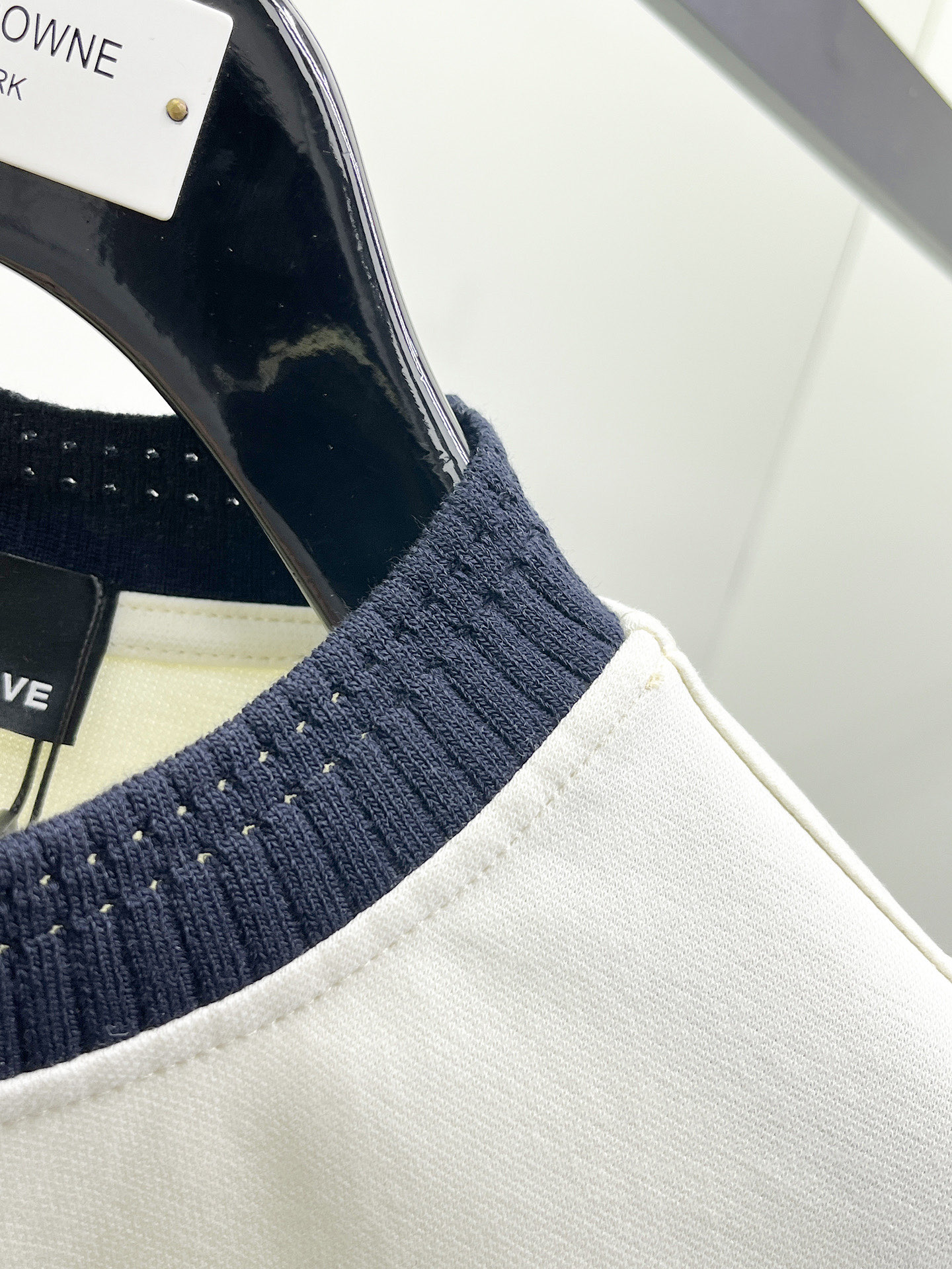 Balenciaga 復刻 男款 刺繡多Logo短袖T恤 潮流百搭設計款| 10 Balenciaga 復刻 男款 刺繡多Logo短袖T恤 潮流百搭設計款