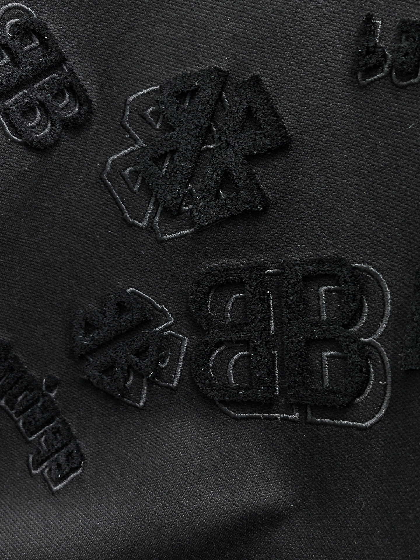 Balenciaga 原單 男款 重工刺繡Logo短袖T恤 高級感街頭風| 8 Balenciaga 原單 男款 重工刺繡Logo短袖T恤 高級感街頭風