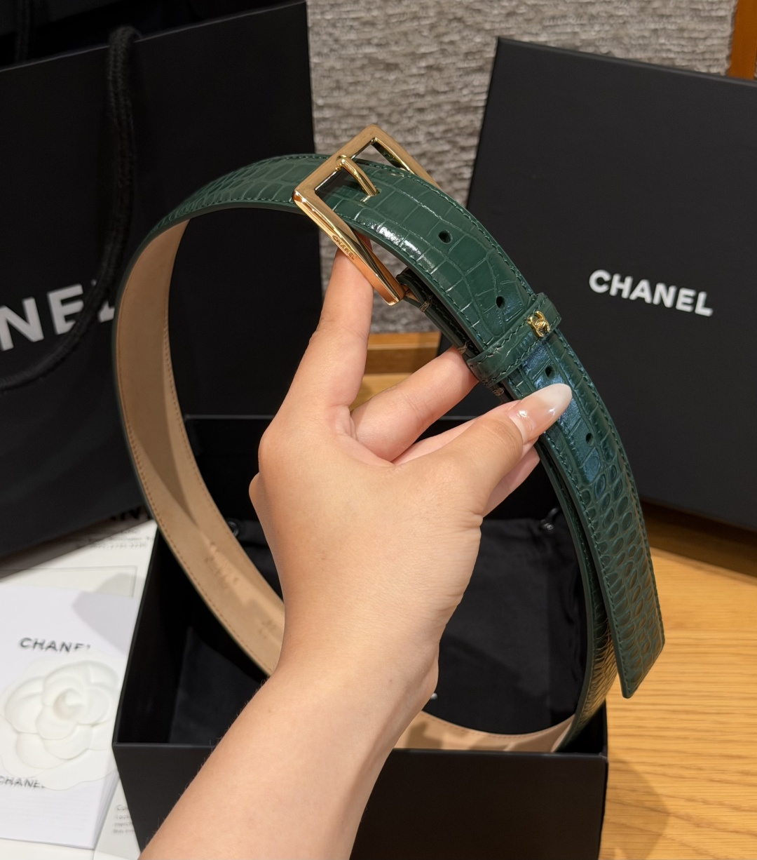 Chanel 原單 女款綠色鱷魚紋皮帶 方扣腰帶 輕奢氣質款| 11 Chanel 原單 女款綠色鱷魚紋皮帶 方扣腰帶 輕奢氣質款