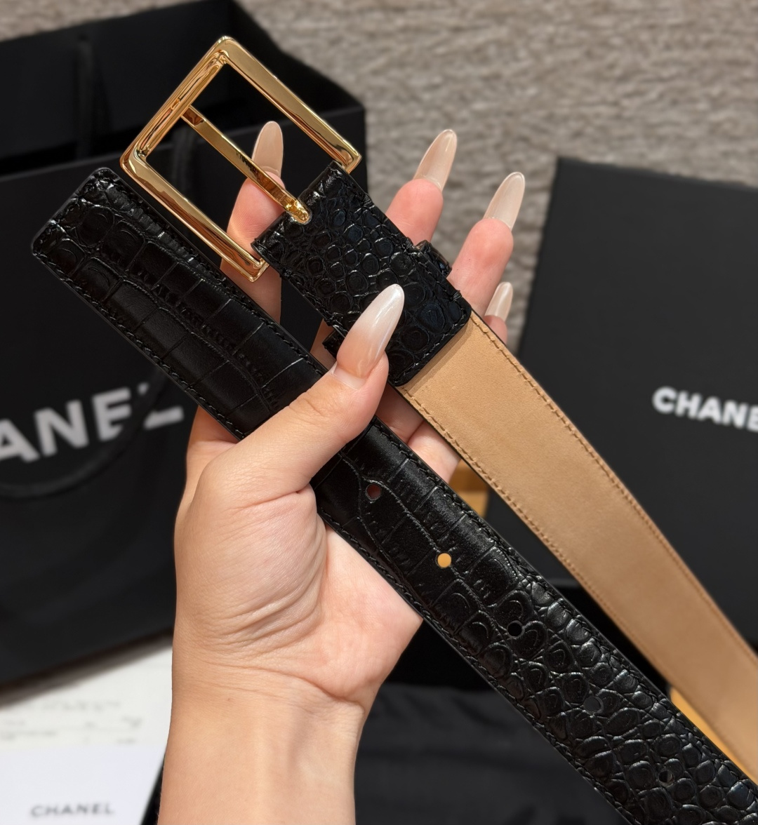 Chanel 高仿 女款黑色鱷魚壓紋皮帶 金色方扣經典腰帶| 11 Chanel 高仿 女款黑色鱷魚壓紋皮帶 金色方扣經典腰帶