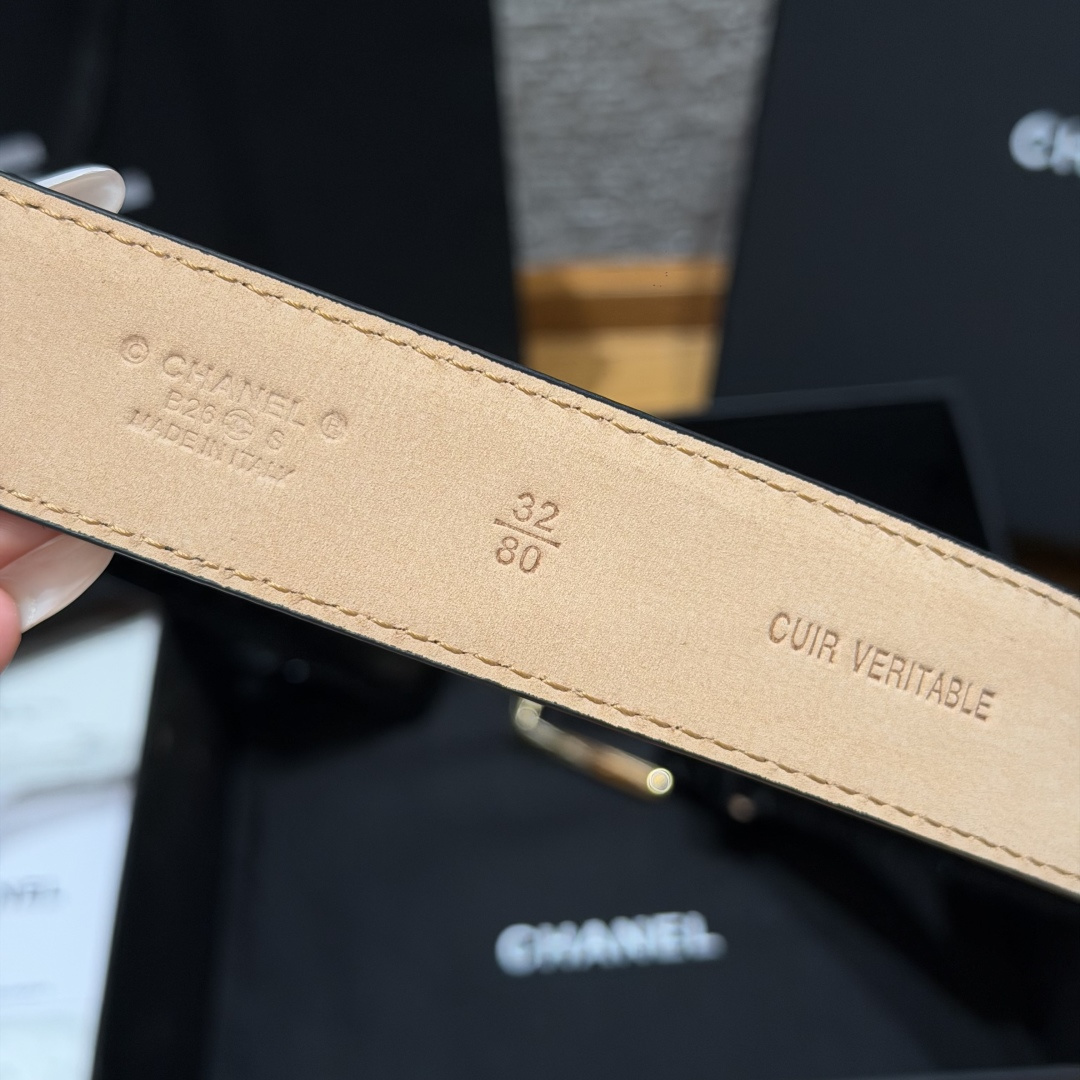 Chanel 高仿 女款黑色鱷魚壓紋皮帶 金色方扣經典腰帶| 8 Chanel 高仿 女款黑色鱷魚壓紋皮帶 金色方扣經典腰帶