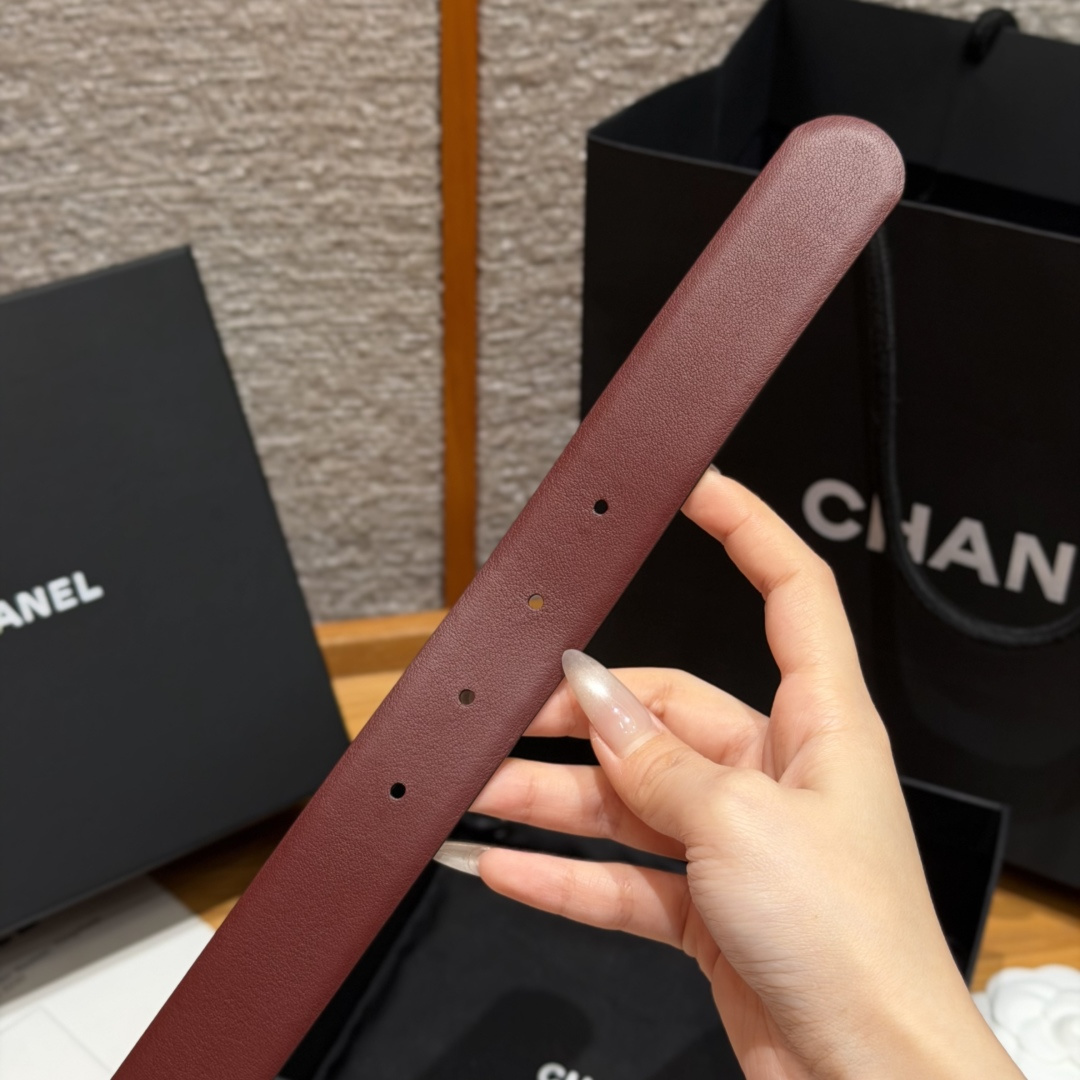 Chanel 高仿 女款珍珠雙C圓扣皮帶 酒紅色時尚腰帶 名媛風款| 10 Chanel 高仿 女款珍珠雙C圓扣皮帶 酒紅色時尚腰帶 名媛風款