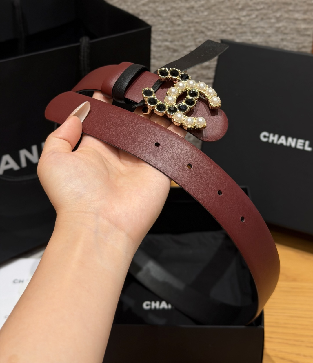 Chanel 原單珍珠黑寶石CC扣牛皮皮帶酒紅色| 11 Chanel 原單珍珠黑寶石CC扣牛皮皮帶酒紅色