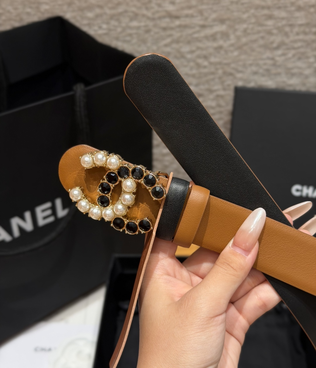 Chanel 一比一珍珠黑鑽CC雙色牛皮皮帶焦糖棕色| 12 Chanel 一比一珍珠黑鑽CC雙色牛皮皮帶焦糖棕色