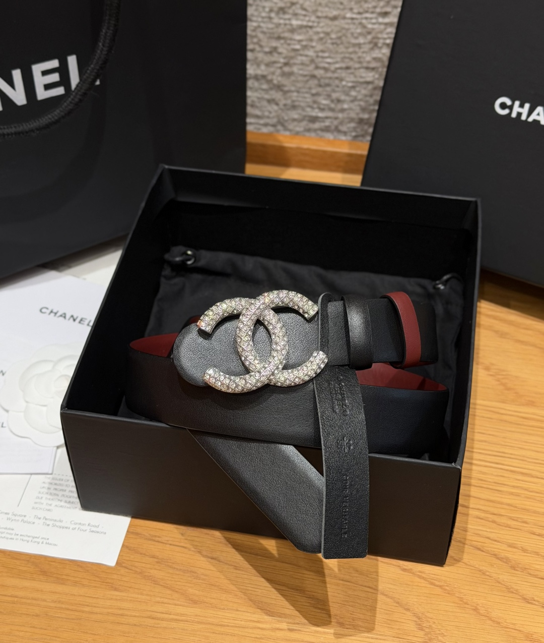Chanel 原單滿鑽雙C扣雙面牛皮時尚皮帶黑酒紅色| 14 Chanel 原單滿鑽雙C扣雙面牛皮時尚皮帶黑酒紅色