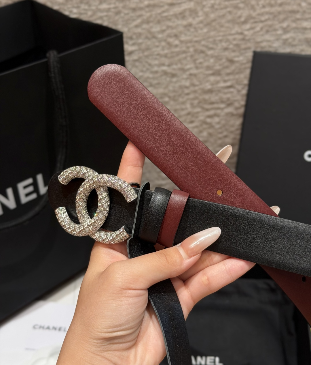 Chanel 原單滿鑽雙C扣雙面牛皮時尚皮帶黑酒紅色| 13 Chanel 原單滿鑽雙C扣雙面牛皮時尚皮帶黑酒紅色