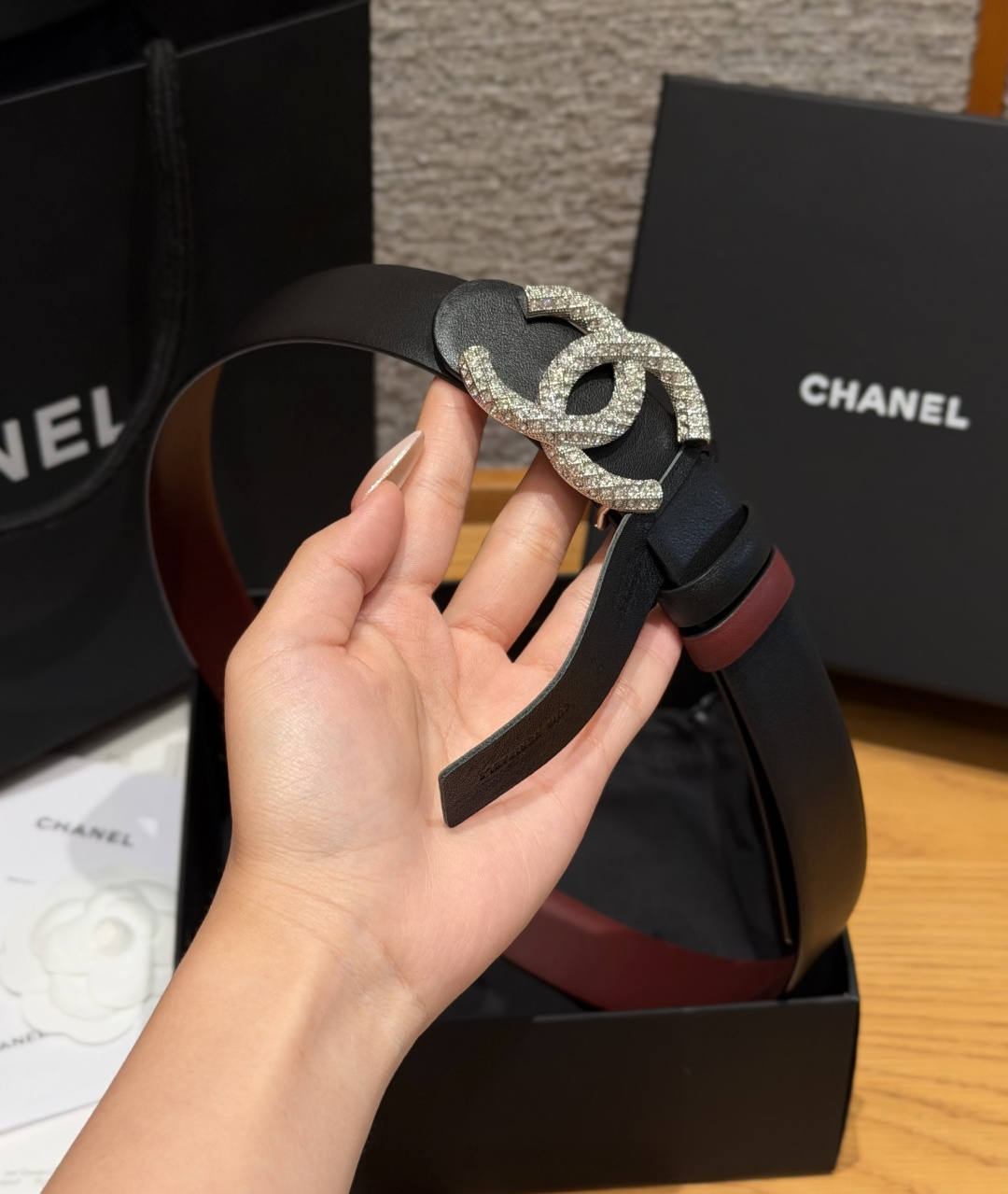 Chanel 原單滿鑽雙C扣雙面牛皮時尚皮帶黑酒紅色| 12 Chanel 原單滿鑽雙C扣雙面牛皮時尚皮帶黑酒紅色