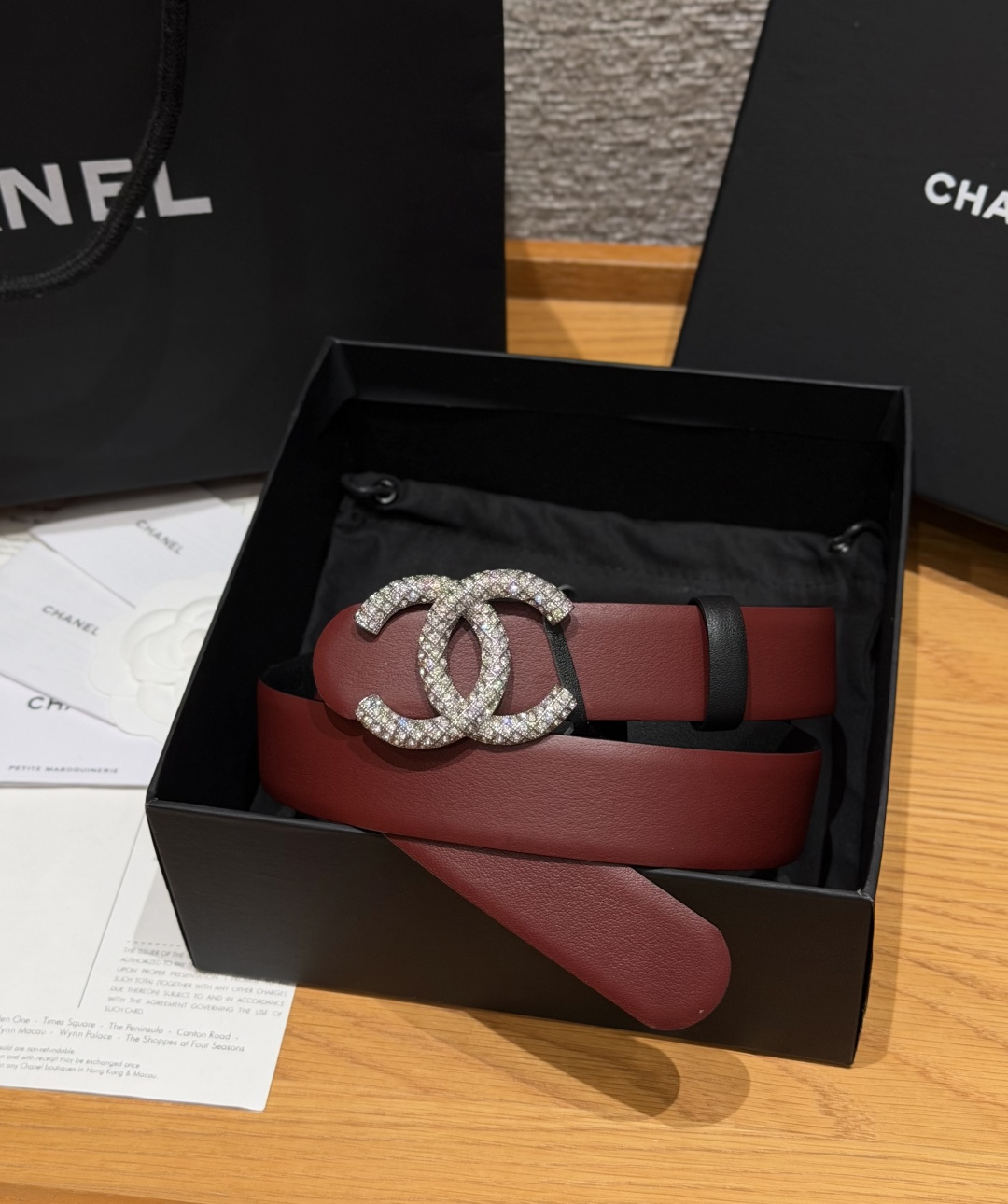 Chanel A貨滿鑽雙C扣女士牛皮皮帶酒紅色| 14 Chanel A貨滿鑽雙C扣女士牛皮皮帶酒紅色