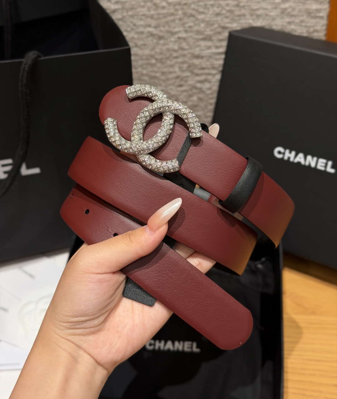 Chanel A貨滿鑽雙C扣女士牛皮皮帶酒紅色| 13 Chanel A貨滿鑽雙C扣女士牛皮皮帶酒紅色