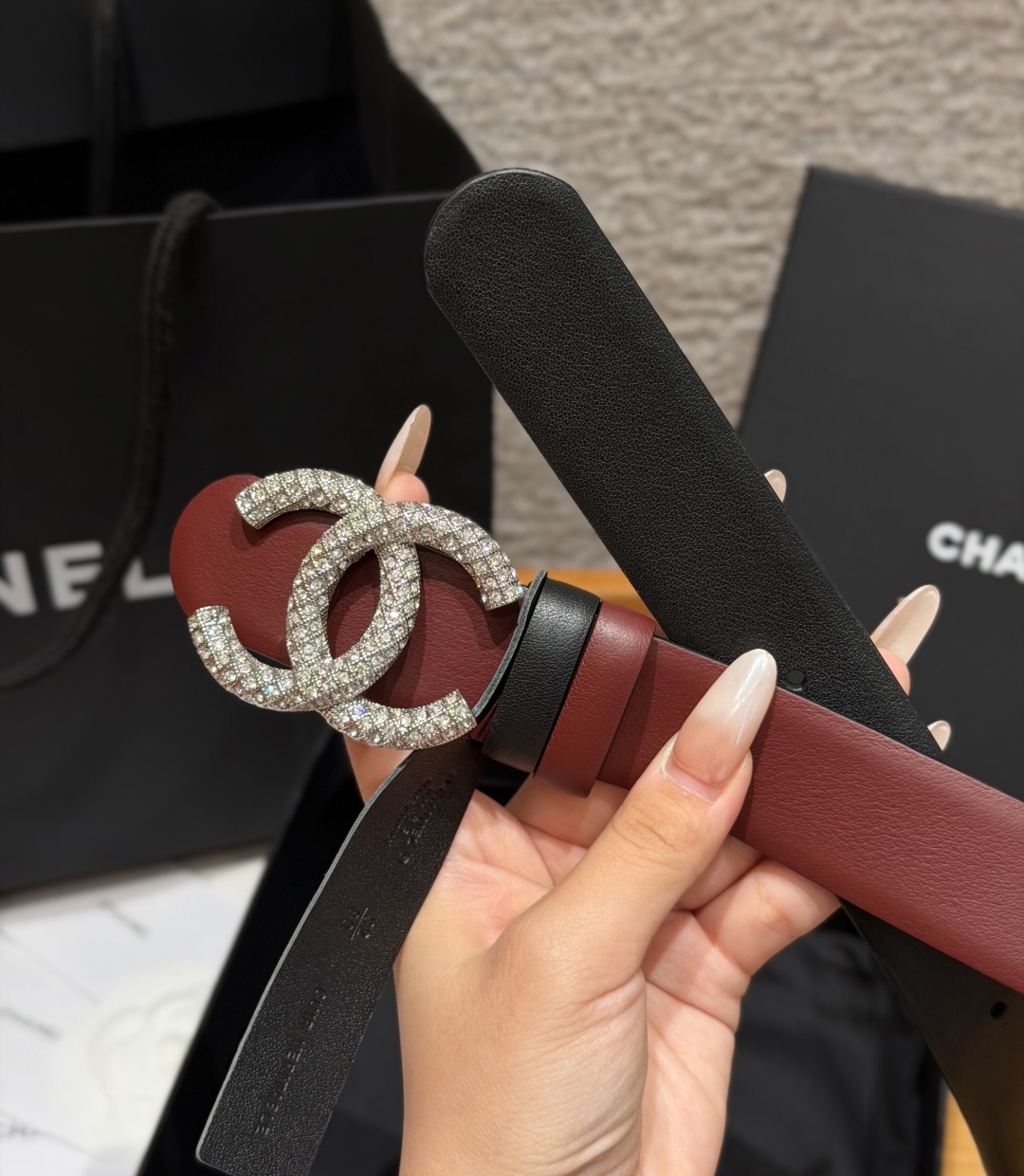 Chanel A貨滿鑽雙C扣女士牛皮皮帶酒紅色| 12 Chanel A貨滿鑽雙C扣女士牛皮皮帶酒紅色
