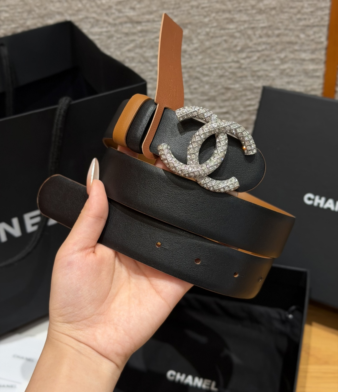 Chanel 高仿滿鑽雙C雙色牛皮女士皮帶黑棕色| 11 Chanel 高仿滿鑽雙C雙色牛皮女士皮帶黑棕色