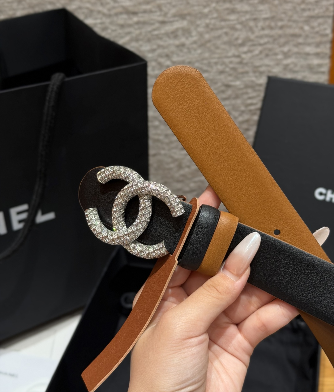 Chanel 高仿滿鑽雙C雙色牛皮女士皮帶黑棕色| 10 Chanel 高仿滿鑽雙C雙色牛皮女士皮帶黑棕色