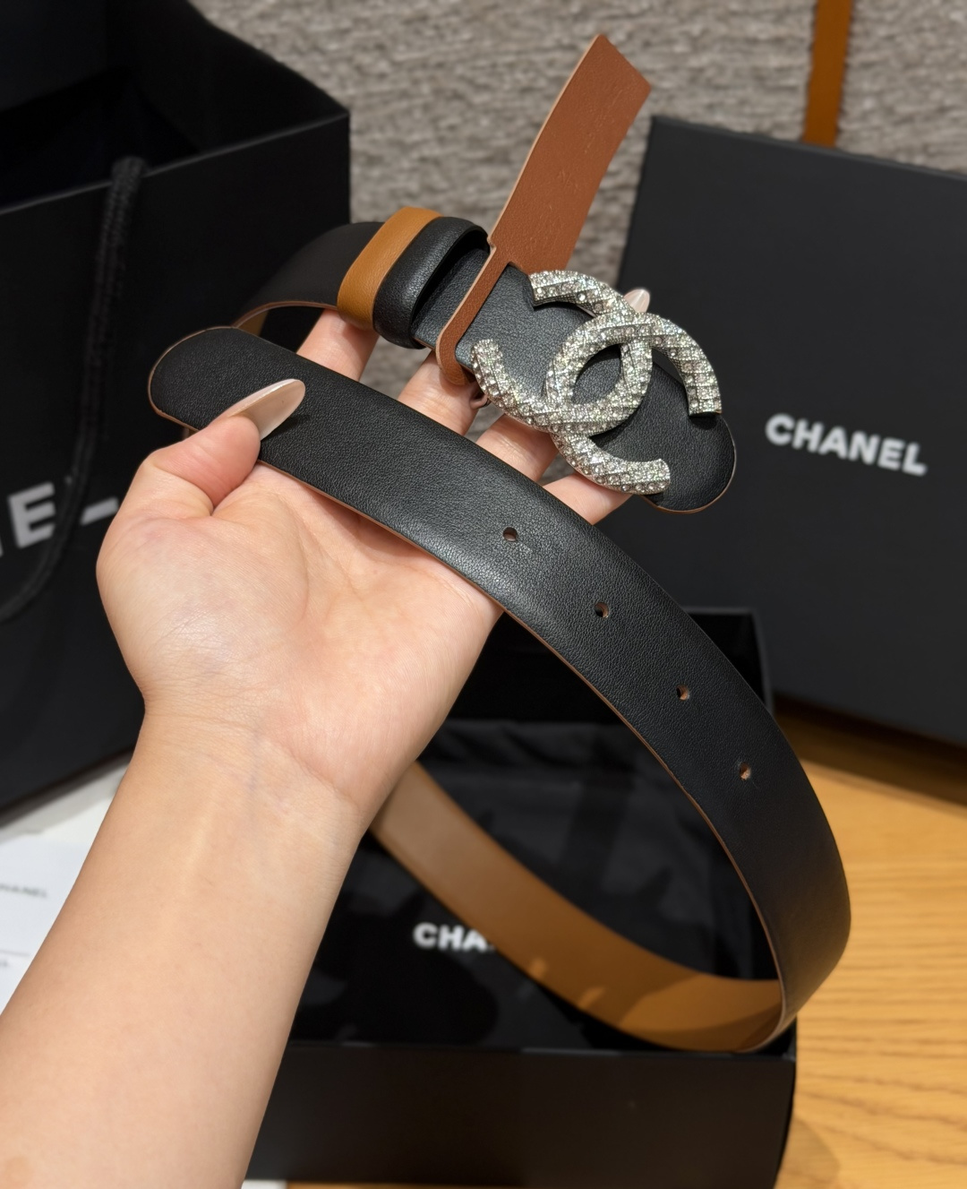Chanel 高仿滿鑽雙C雙色牛皮女士皮帶黑棕色| 9 Chanel 高仿滿鑽雙C雙色牛皮女士皮帶黑棕色