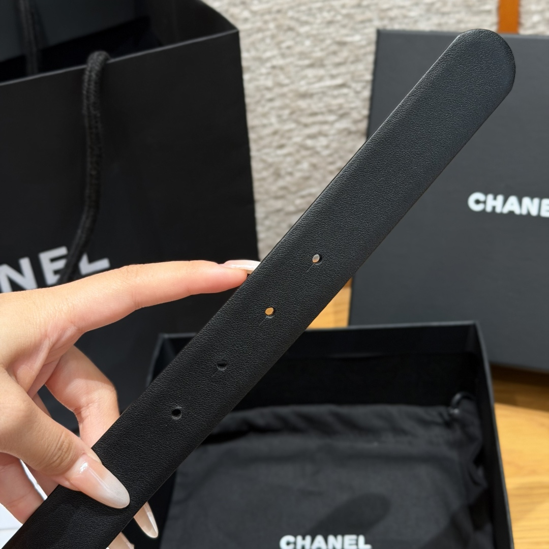 Chanel高仿滿鑽雙C雙面牛皮女士皮帶| 8 Chanel高仿滿鑽雙C雙面牛皮女士皮帶