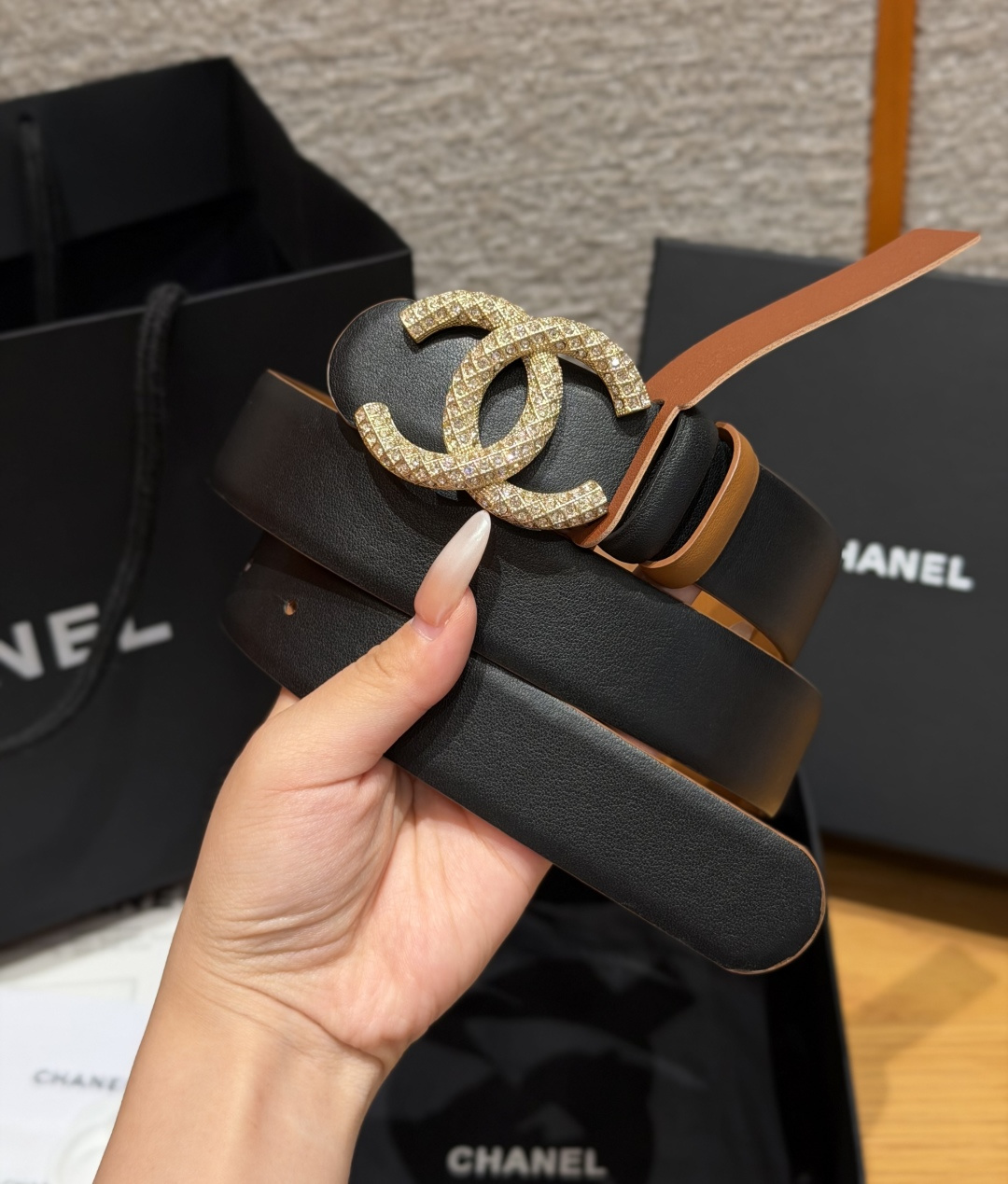 Chanel原單焦糖棕黑滿鑽雙C女士牛皮腰帶| 11 Chanel原單焦糖棕黑滿鑽雙C女士牛皮腰帶