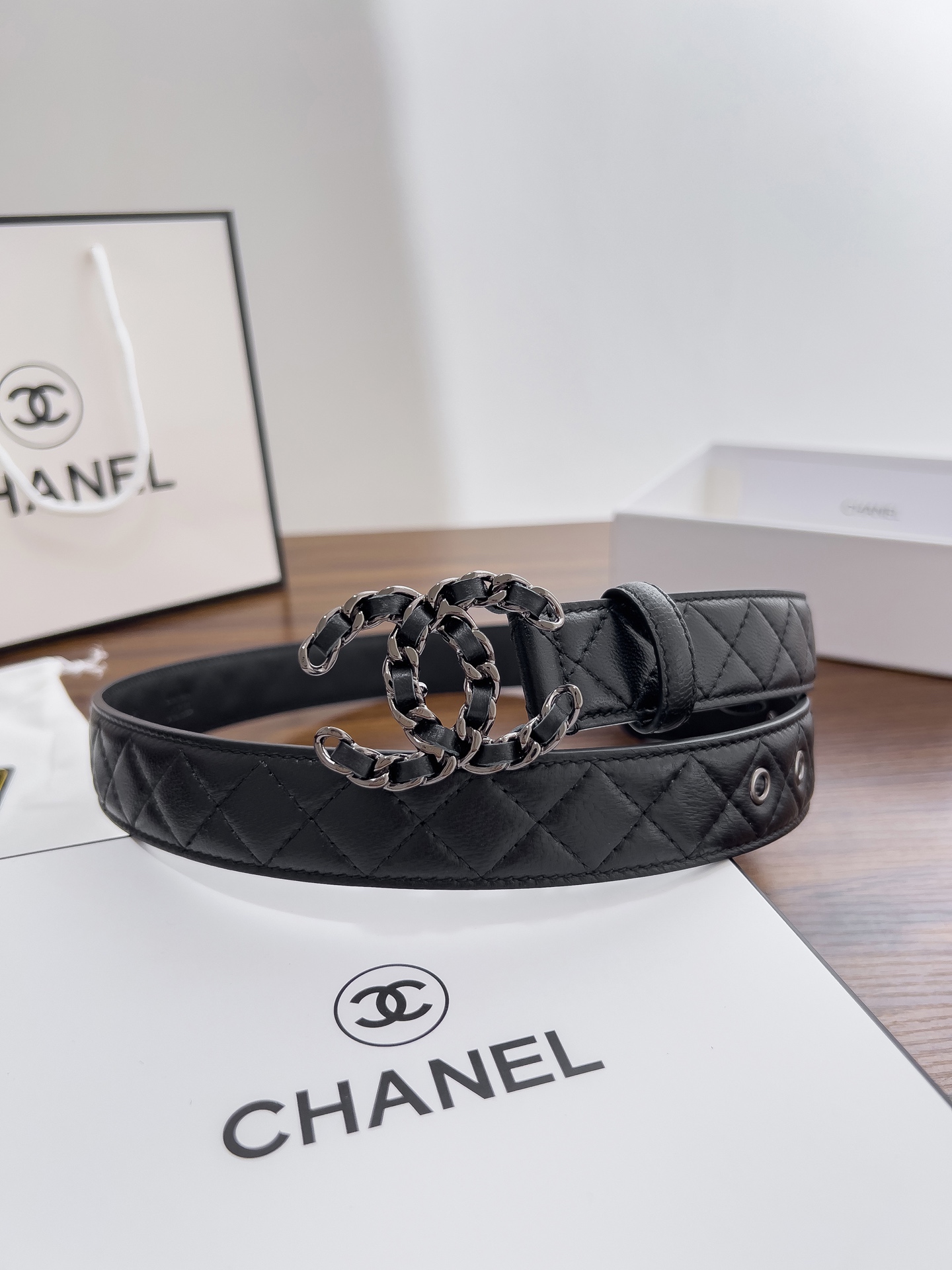 Chanel高仿黑色菱格紋槍灰雙C牛皮皮帶