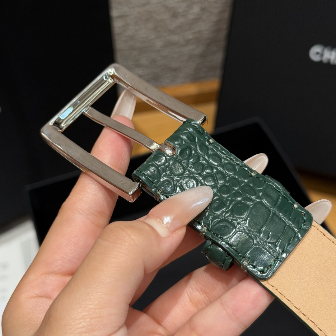 Chanel 高仿 女款鱷魚壓紋皮帶 綠色細版腰帶 輕奢百搭款| 9 Chanel 高仿 女款鱷魚壓紋皮帶 綠色細版腰帶 輕奢百搭款
