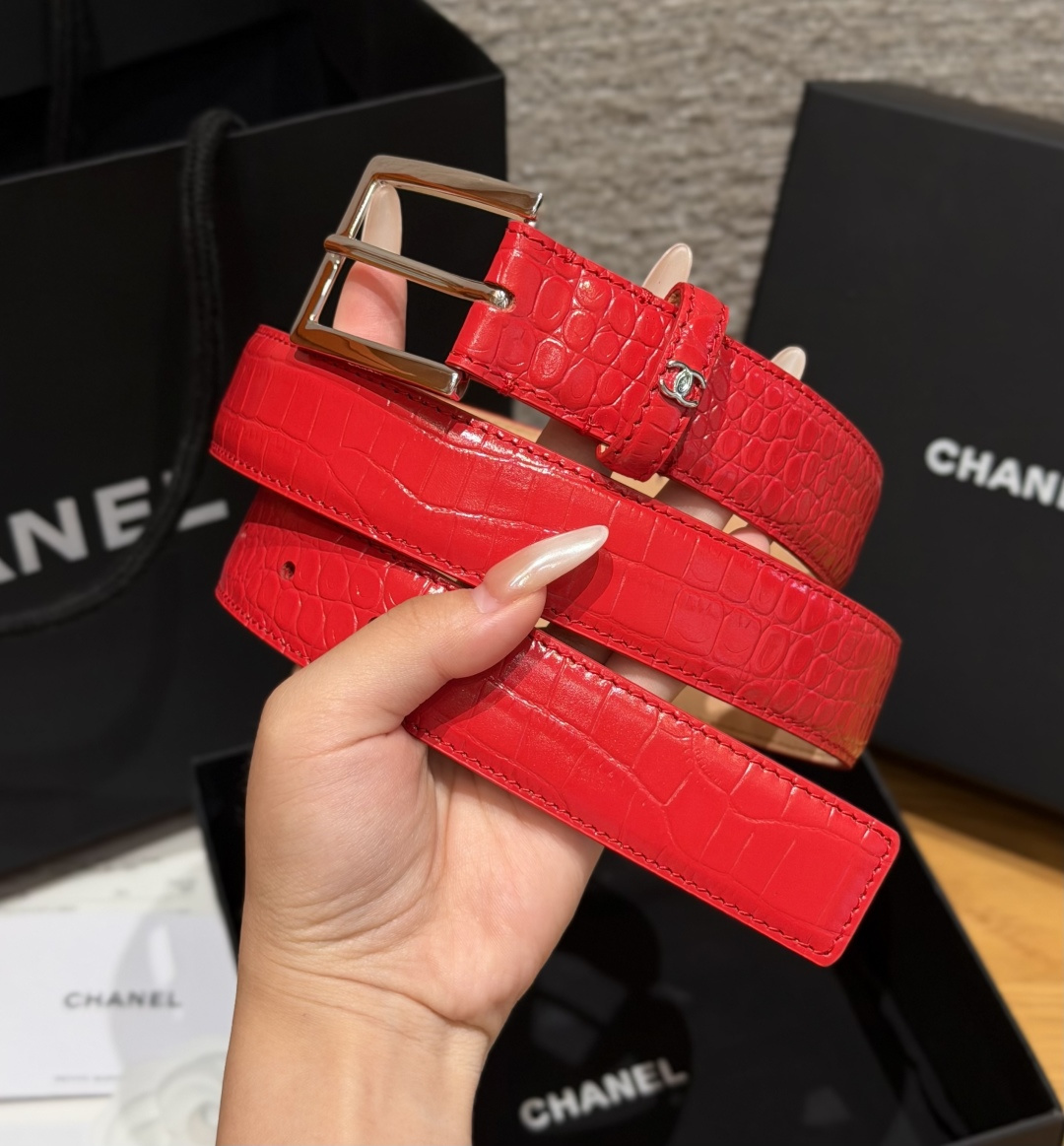 Chanel 一比一 女款鱷魚壓紋皮帶 紅色時尚腰帶 亮眼穿搭款| 13 Chanel 一比一 女款鱷魚壓紋皮帶 紅色時尚腰帶 亮眼穿搭款