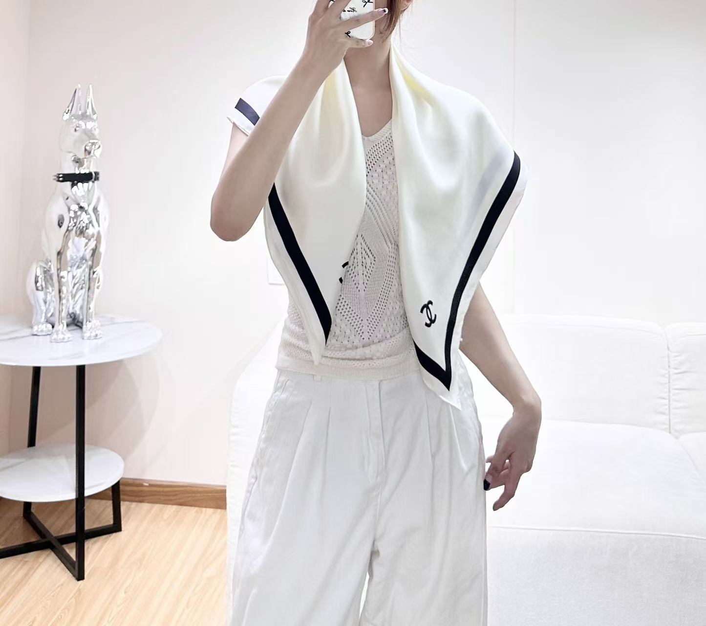Chanel 高仿絲巾 米白黑邊氣質方巾 小香風百搭披肩 輕奢穿搭必備
