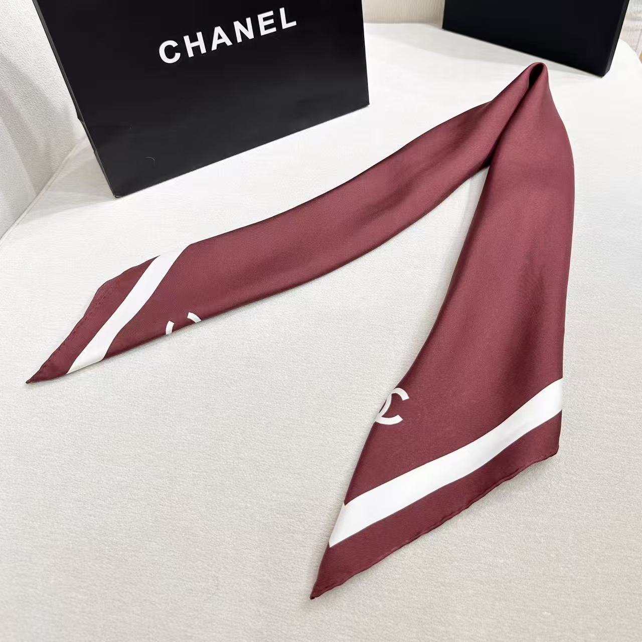 Chanel 一比一絲巾 酒紅白邊方巾 法式氣質披肩 高級感百搭配件| 10 Chanel 一比一絲巾 酒紅白邊方巾 法式氣質披肩 高級感百搭配件