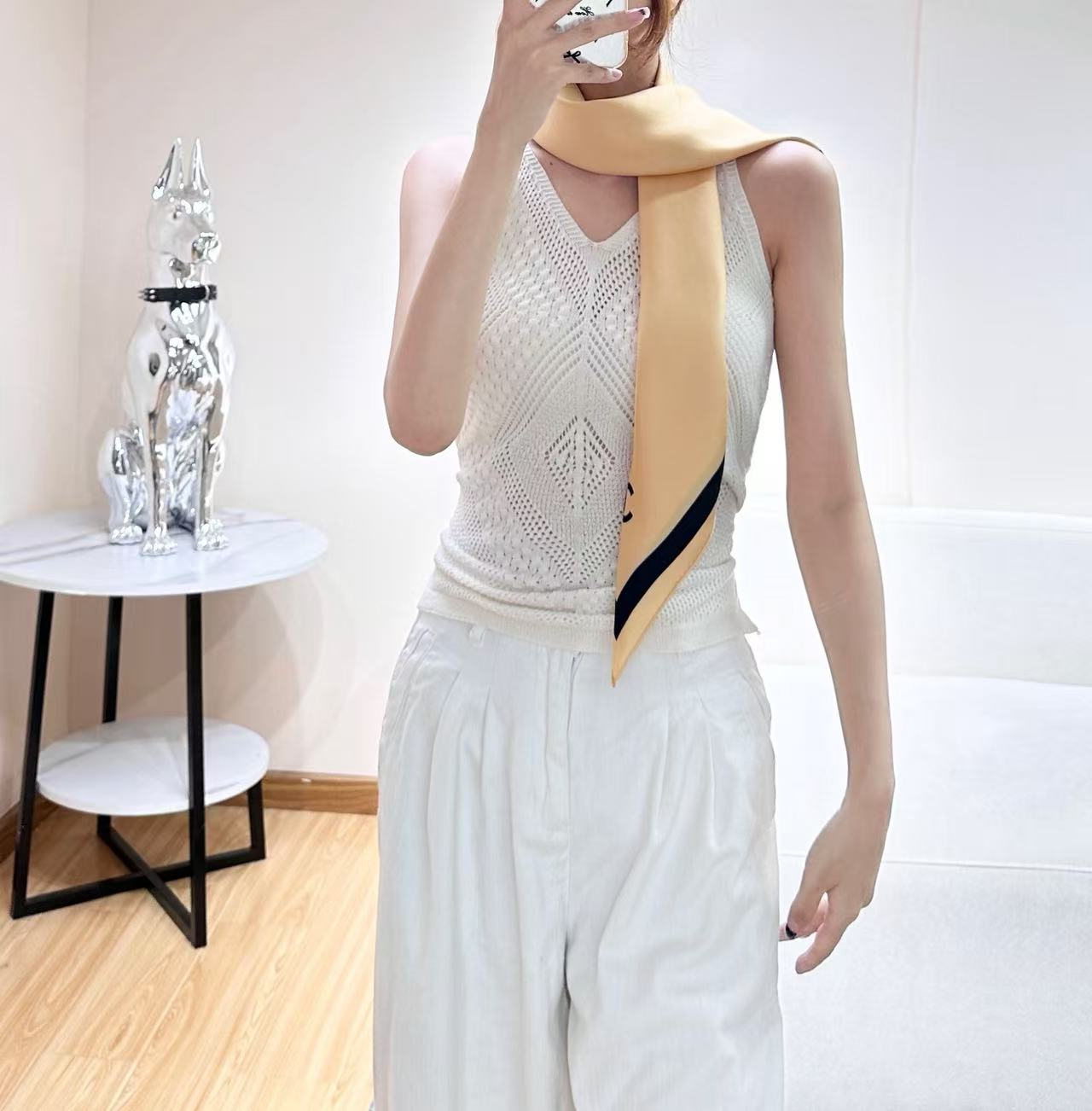 Chanel 原單絲巾 奶油杏黑邊方巾 輕奢風百搭披肩 高質感配件