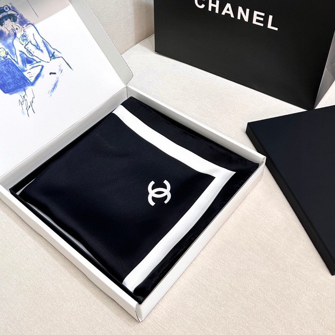 Chanel A貨絲巾 黑白經典Logo方巾 百搭氣質披肩 通勤穿搭必備| 11 Chanel A貨絲巾 黑白經典Logo方巾 百搭氣質披肩 通勤穿搭必備