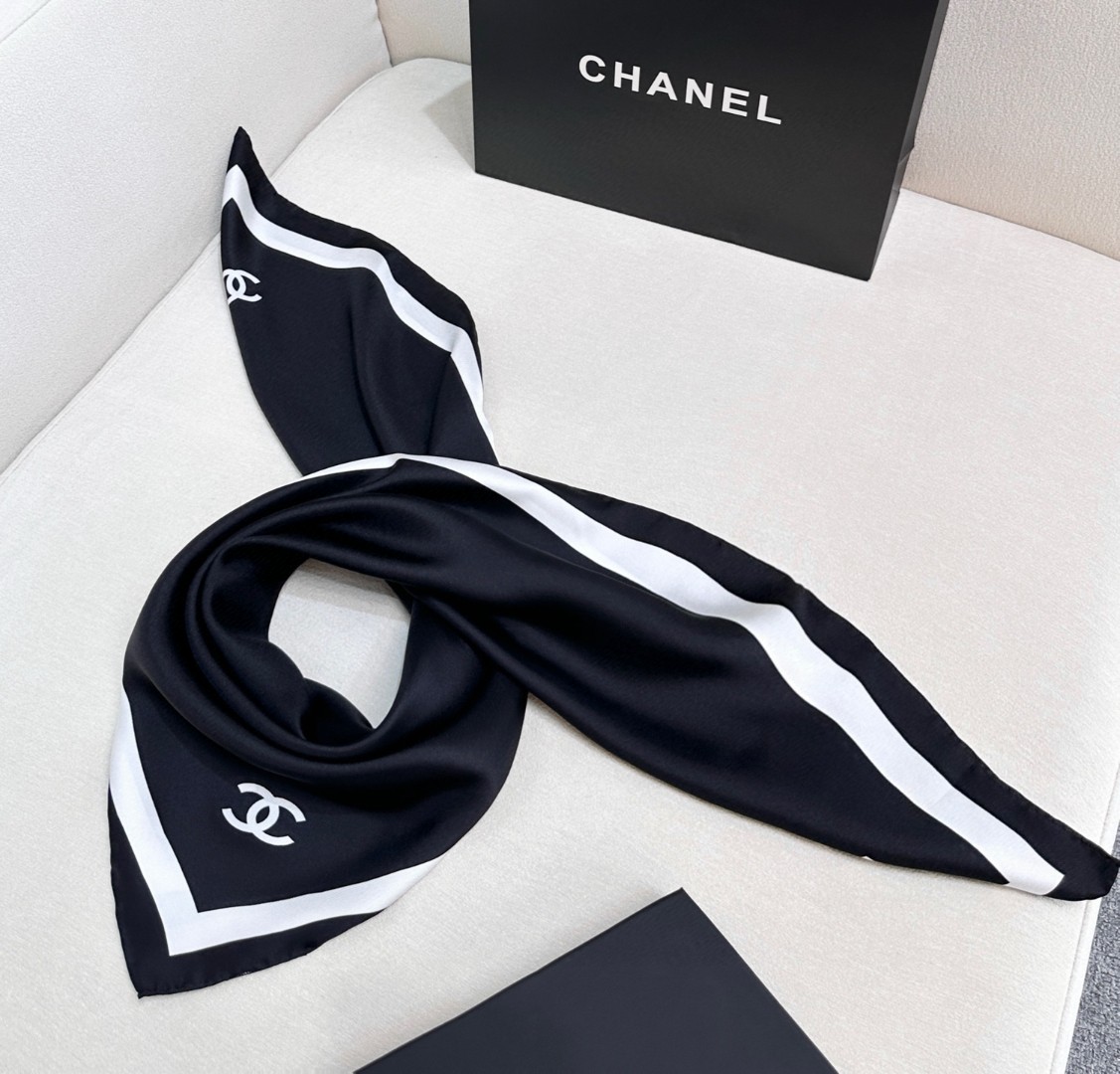 Chanel A貨絲巾 黑白經典Logo方巾 百搭氣質披肩 通勤穿搭必備| 10 Chanel A貨絲巾 黑白經典Logo方巾 百搭氣質披肩 通勤穿搭必備