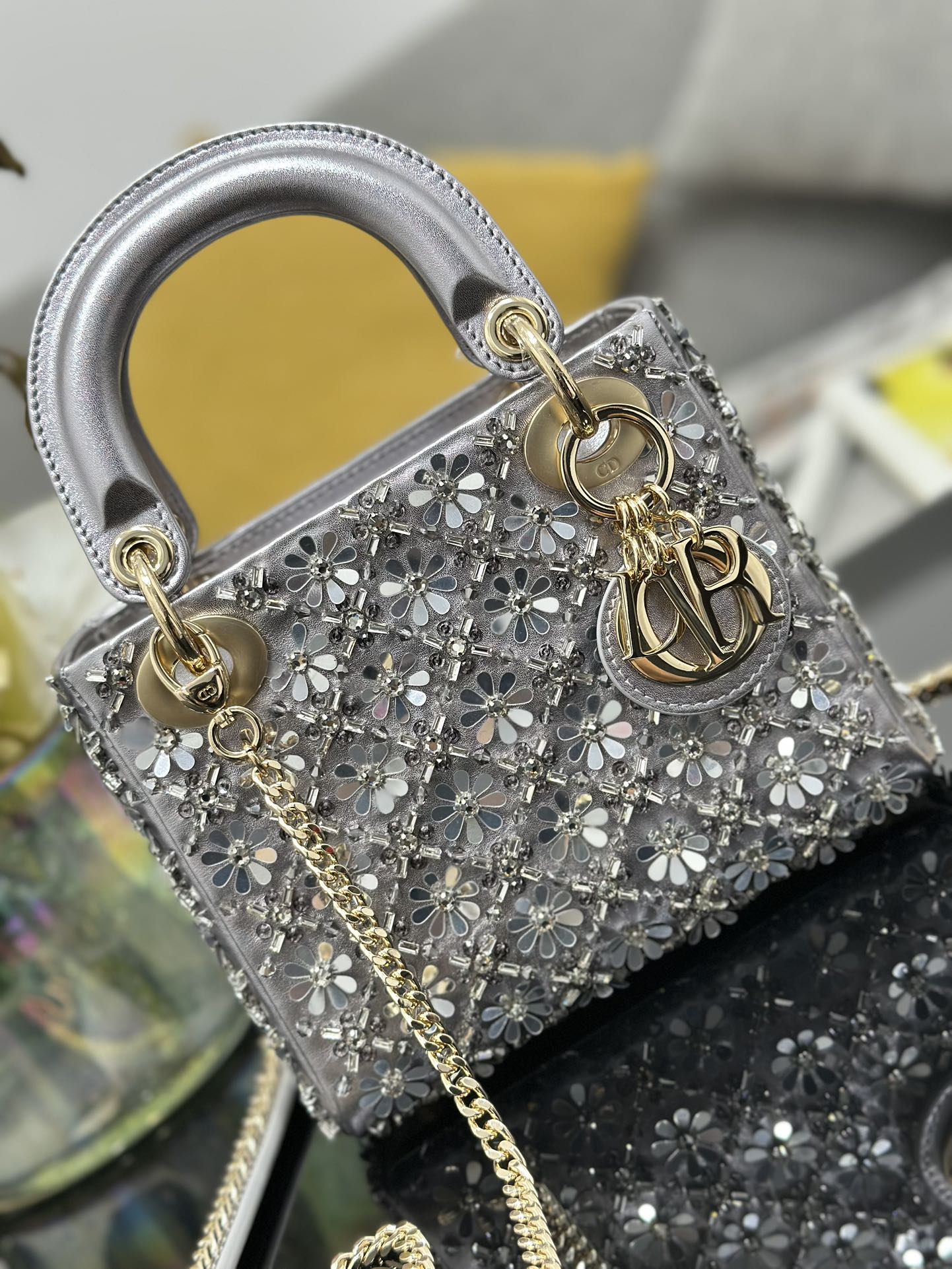 Dior 高仿 女款 Lady 花卉鏤空水鑽手提包 奢華宴會款| 11 Dior 高仿 女款 Lady 花卉鏤空水鑽手提包 奢華宴會款