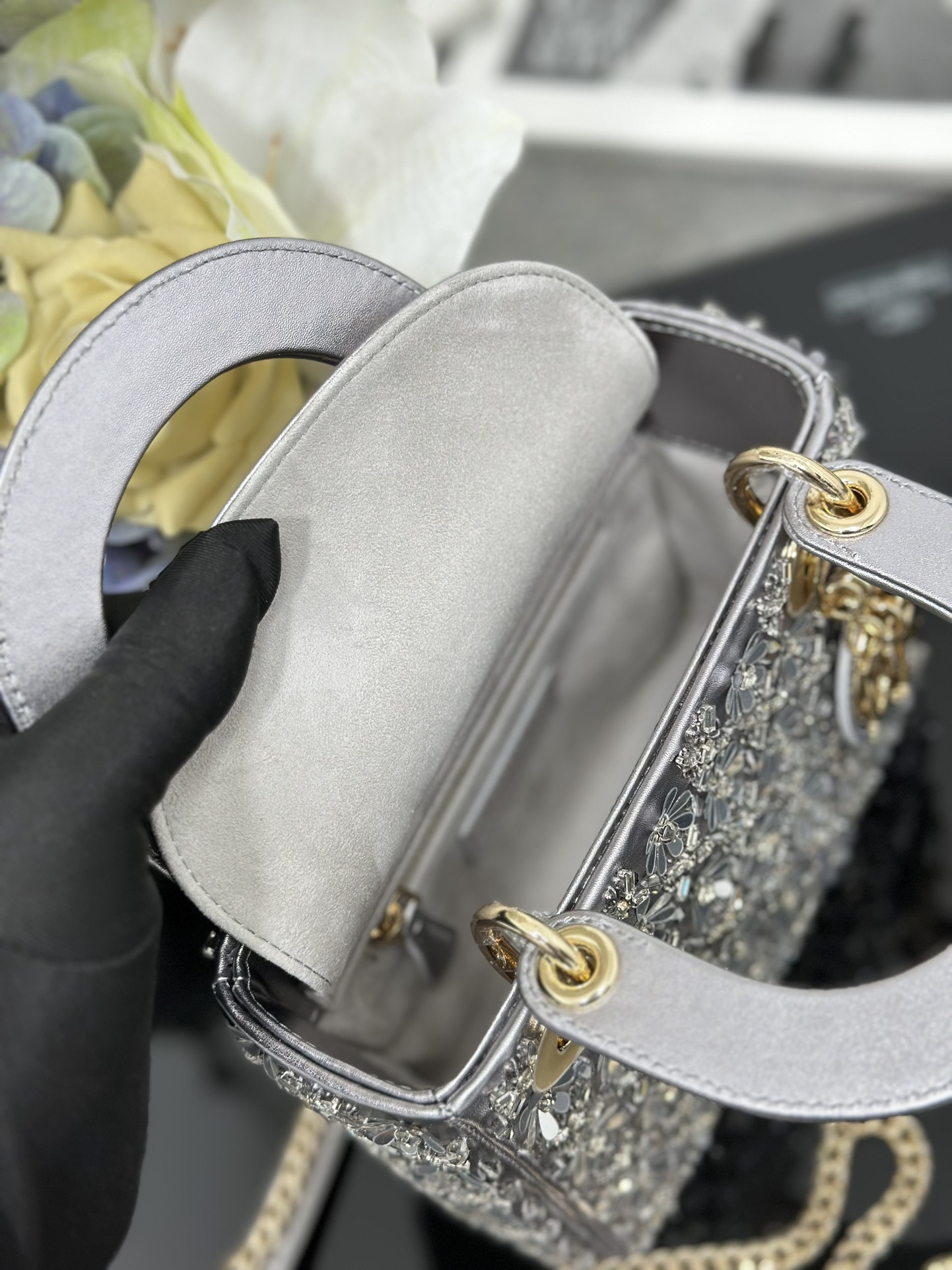 Dior 高仿 女款 Lady 花卉鏤空水鑽手提包 奢華宴會款| 8 Dior 高仿 女款 Lady 花卉鏤空水鑽手提包 奢華宴會款