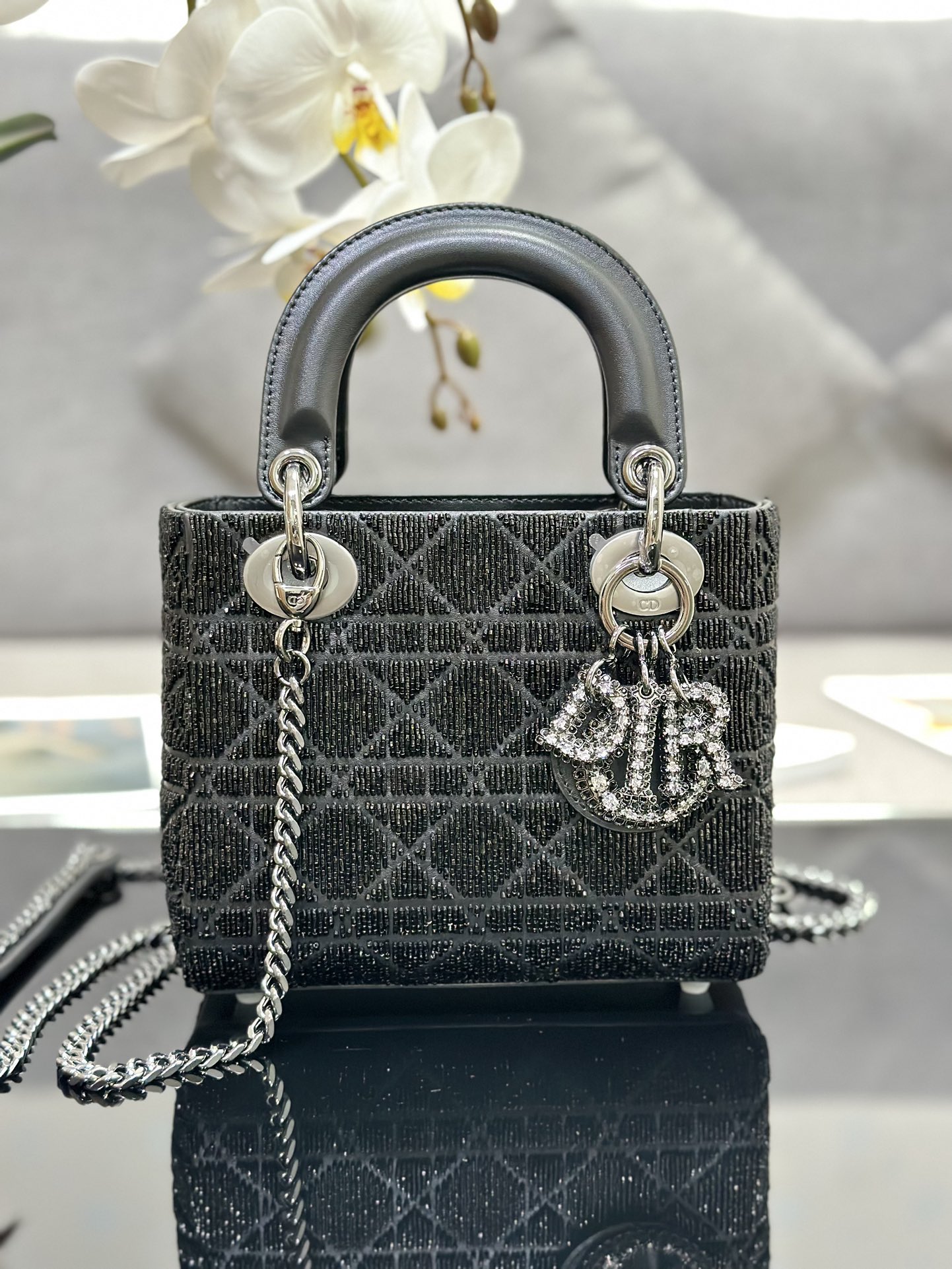 Dior 一比一 女款 Lady 黑色編織亮面手提包 經典百搭款| 2 Dior 一比一 女款 Lady 黑色編織亮面手提包 經典百搭款