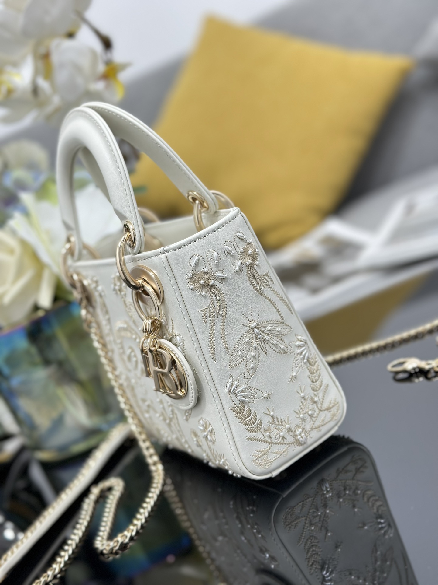 Dior 原單 女款 Lady 白色刺繡天鵝手提包 優雅氣質款| 14 Dior 原單 女款 Lady 白色刺繡天鵝手提包 優雅氣質款