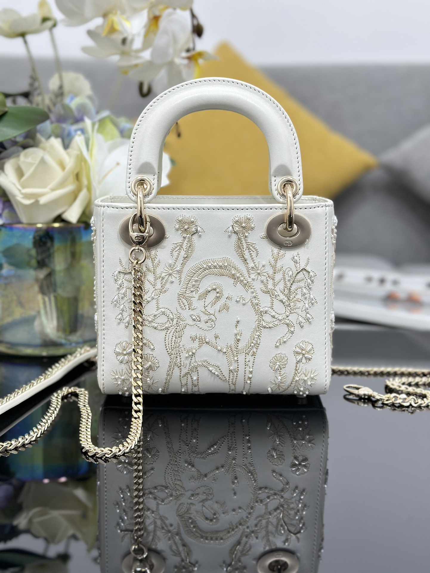 Dior 原單 女款 Lady 白色刺繡天鵝手提包 優雅氣質款| 13 Dior 原單 女款 Lady 白色刺繡天鵝手提包 優雅氣質款