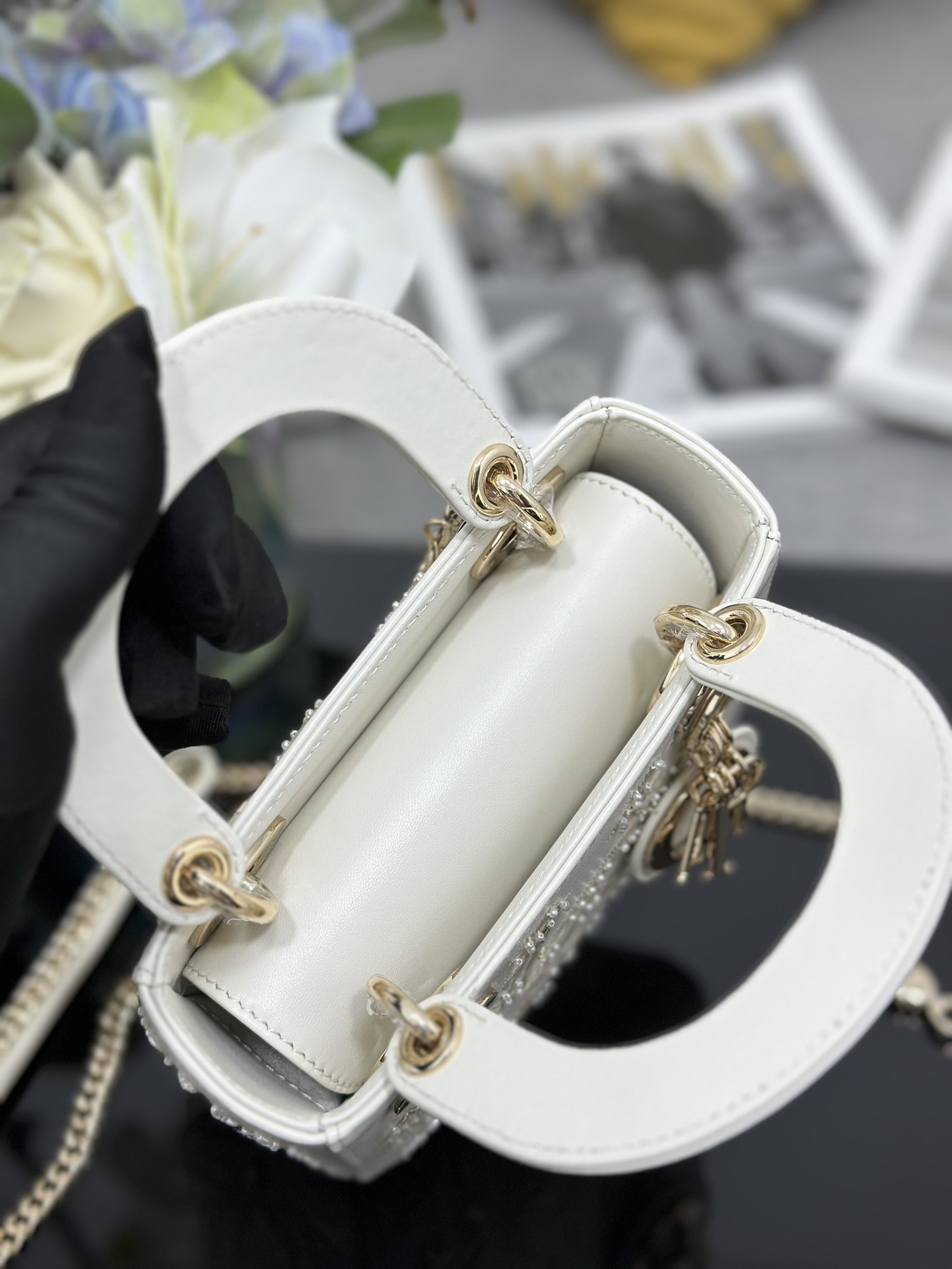 Dior 原單 女款 Lady 白色刺繡天鵝手提包 優雅氣質款| 9 Dior 原單 女款 Lady 白色刺繡天鵝手提包 優雅氣質款